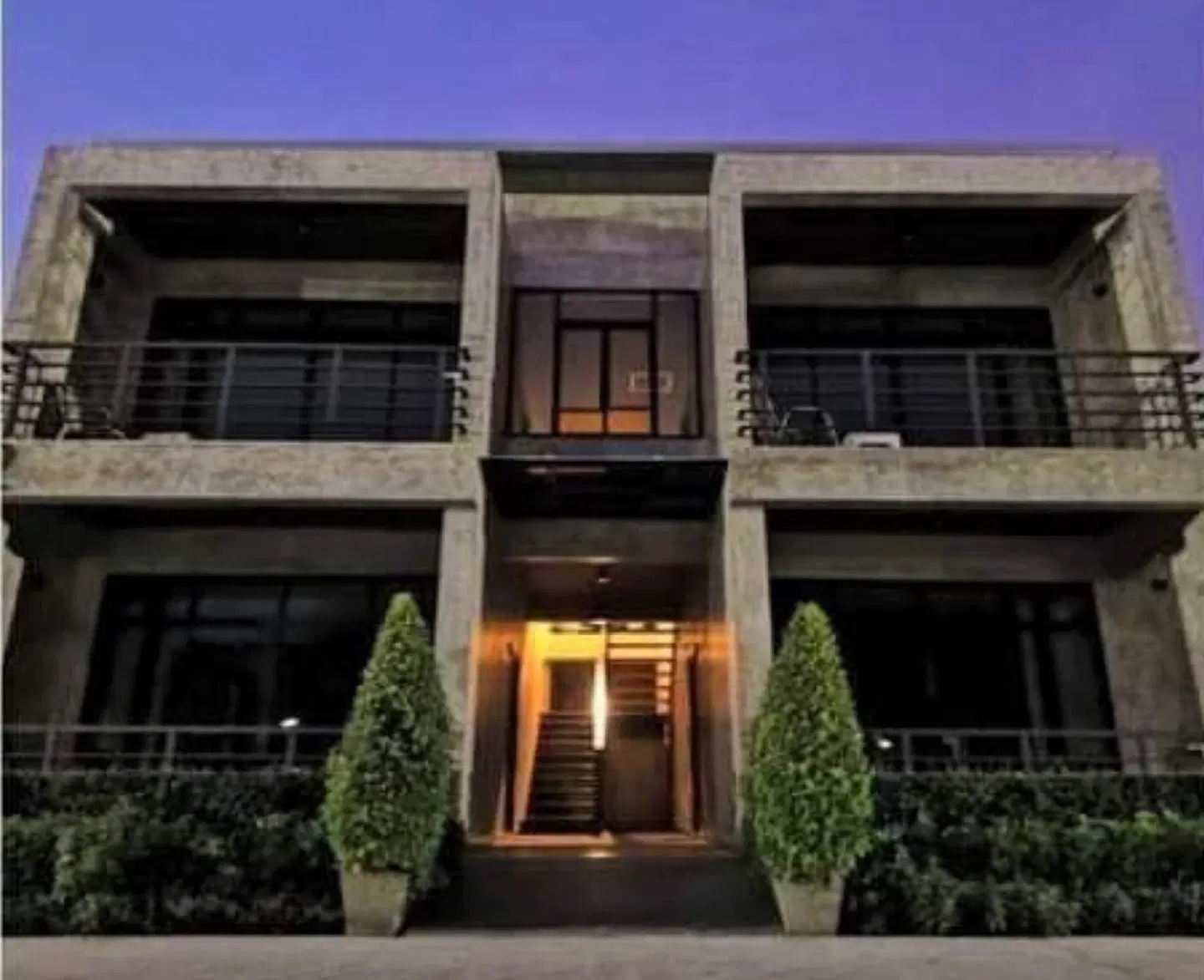 Busaba House EXTERIOR