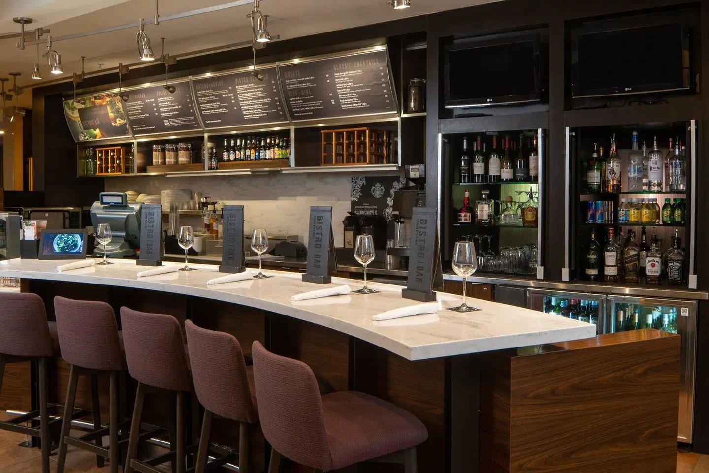Courtyard by Marriott Nashville Airport Bar