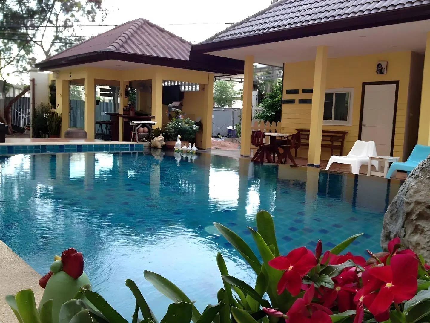 Pius Place OUTDOOR_POOL