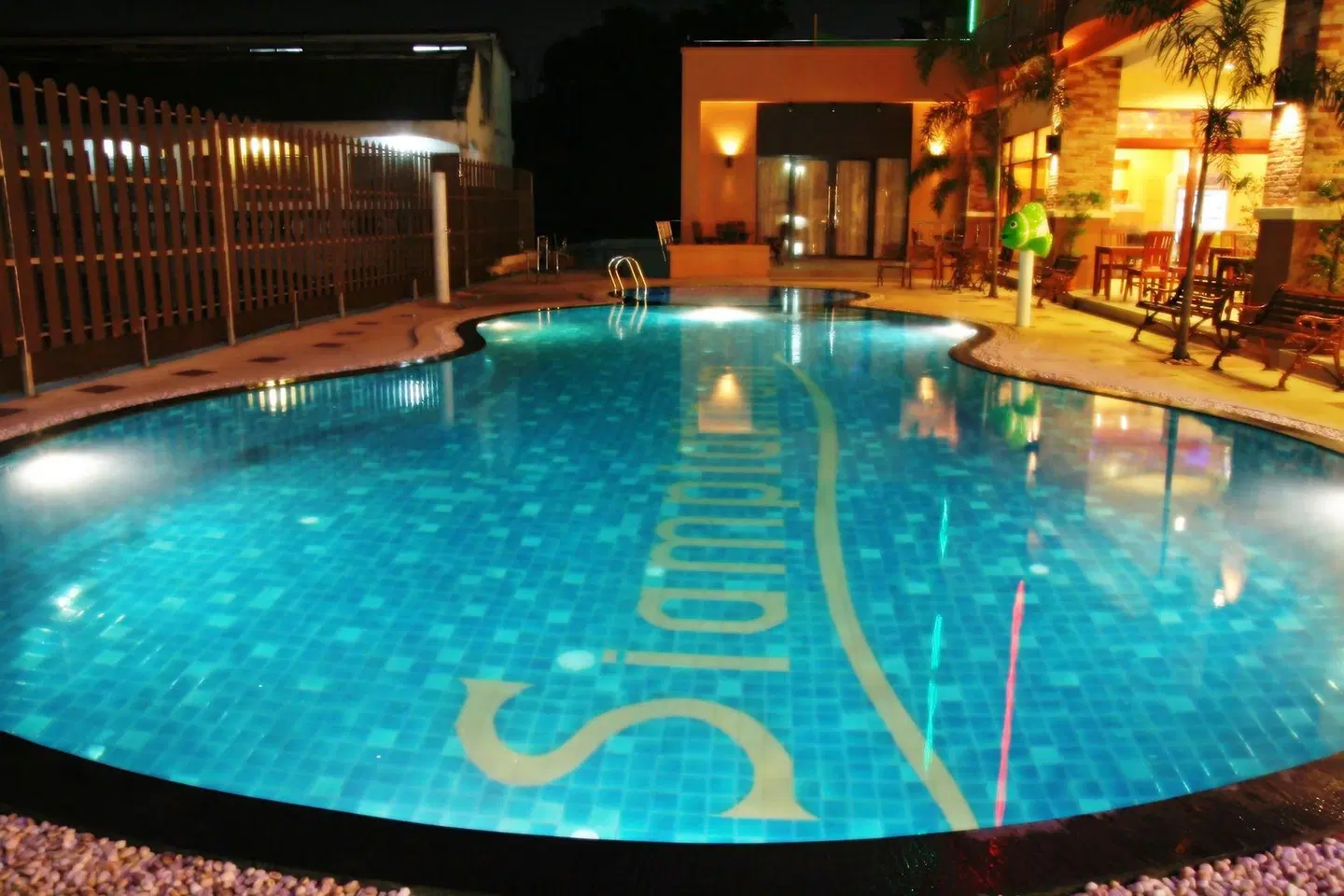 Siam Platinum Pattaya hotel Hallenbad