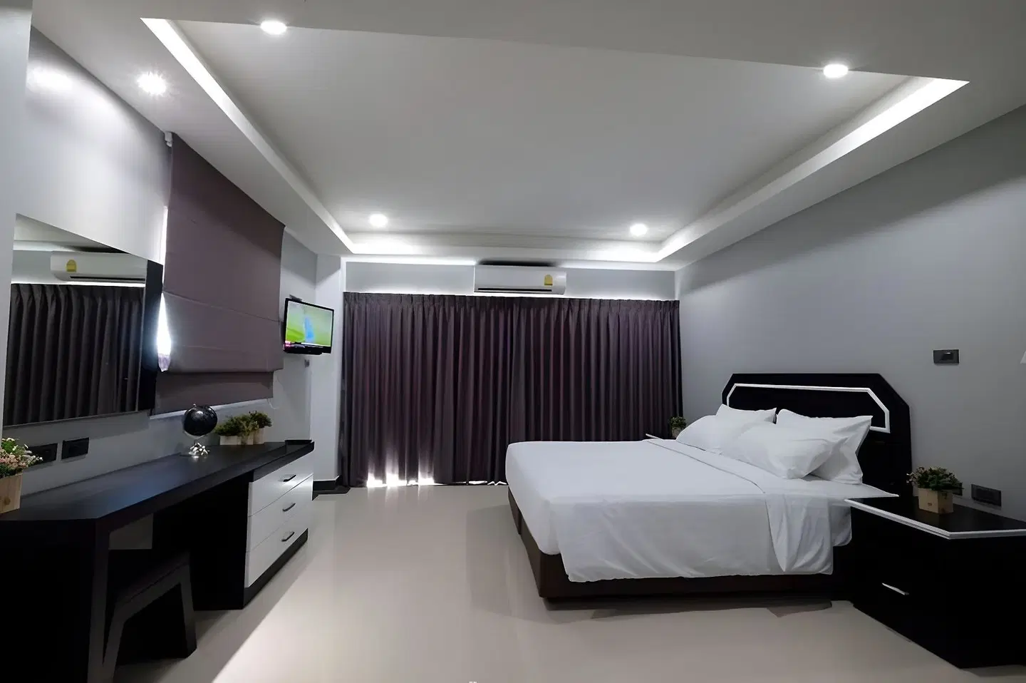 The Tung ROOM_EXAMPLE