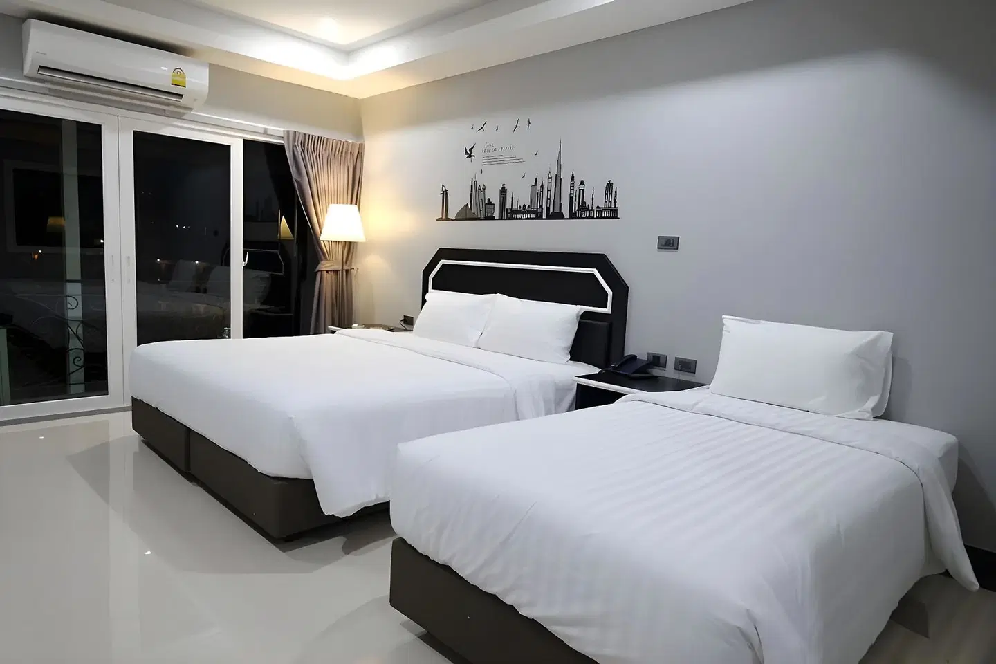 The Tung ROOM_EXAMPLE