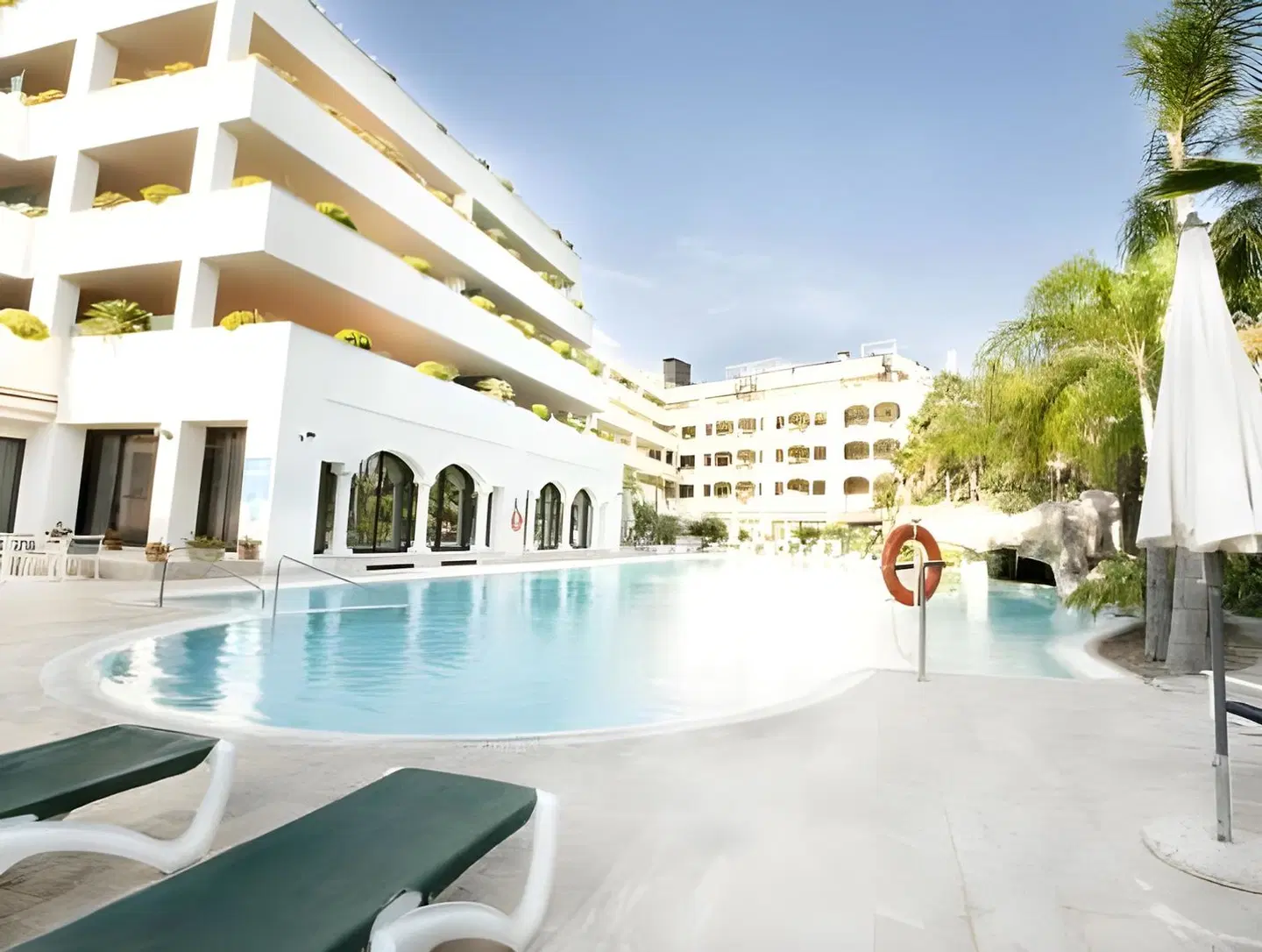 Apartamentos Guadalpin Boutique OUTDOOR_POOL