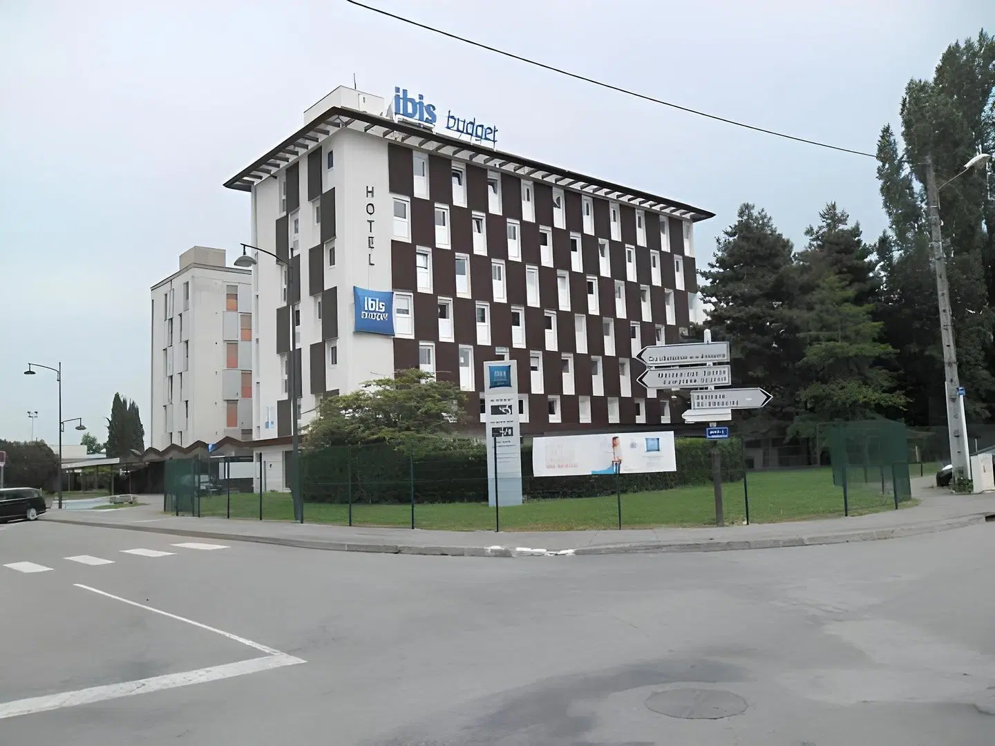 ibis budget Thonon-les-Bains EXTERIOR