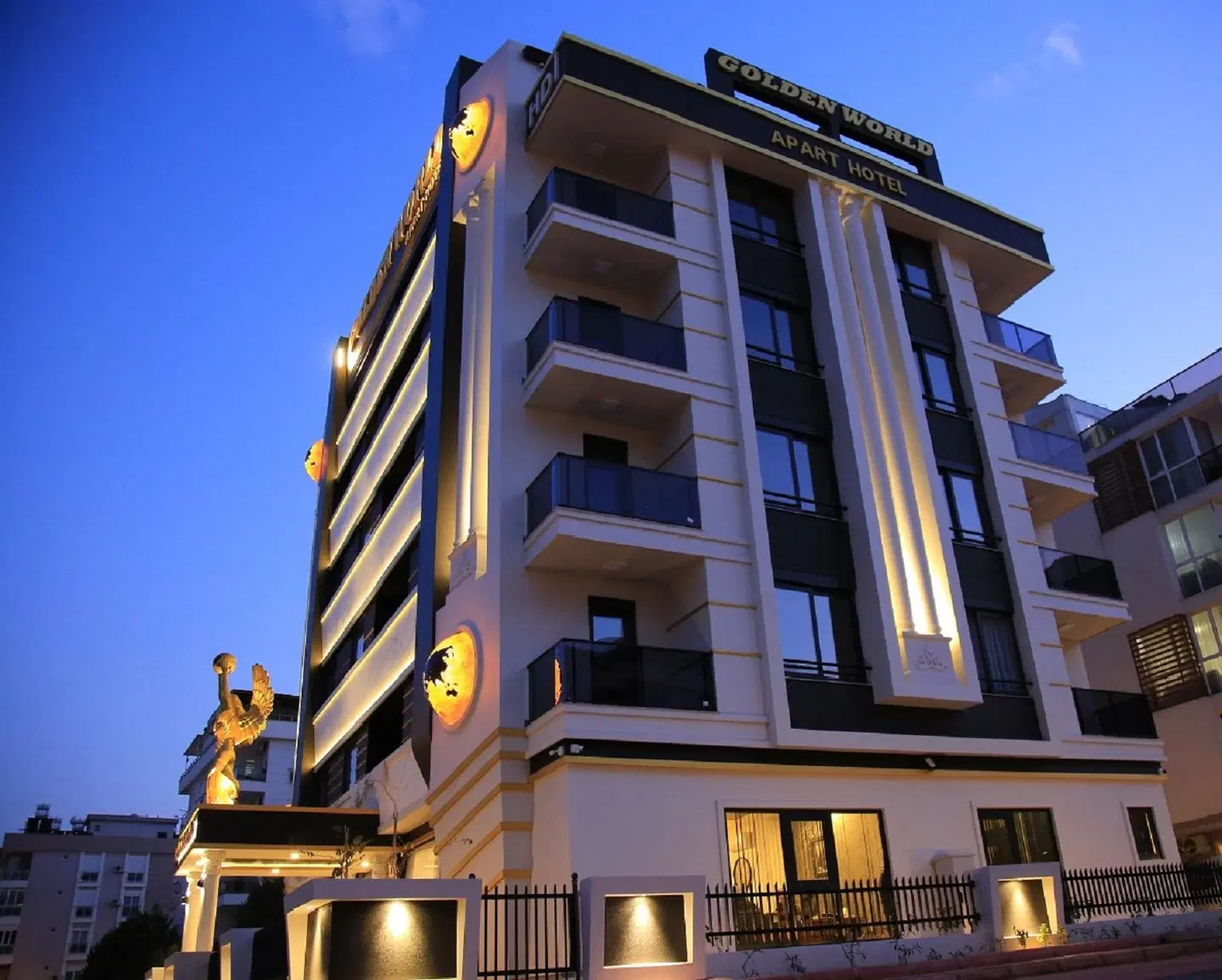Golden World Suite Hotel EXTERIOR