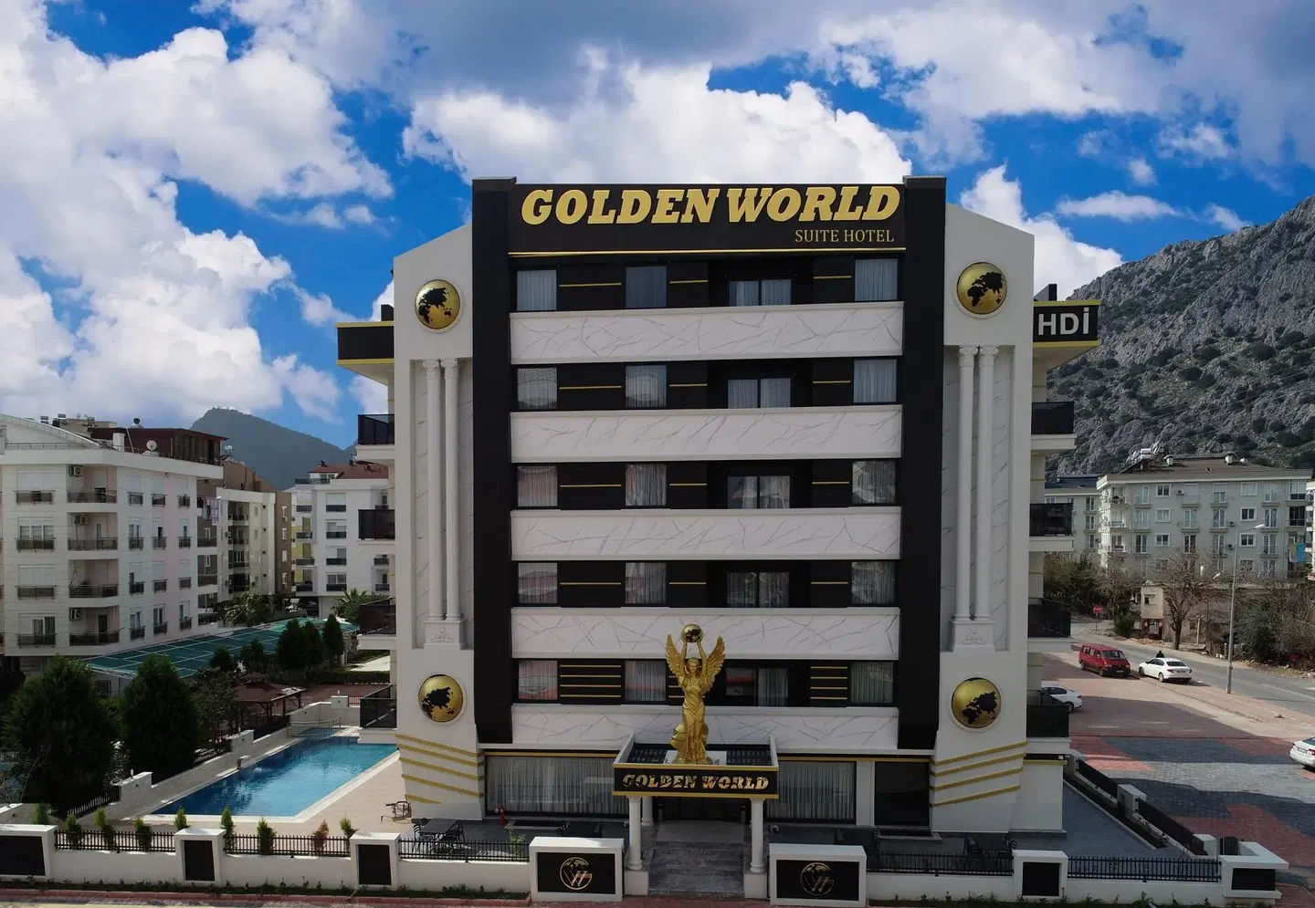 Golden World Suite Hotel EXTERIOR