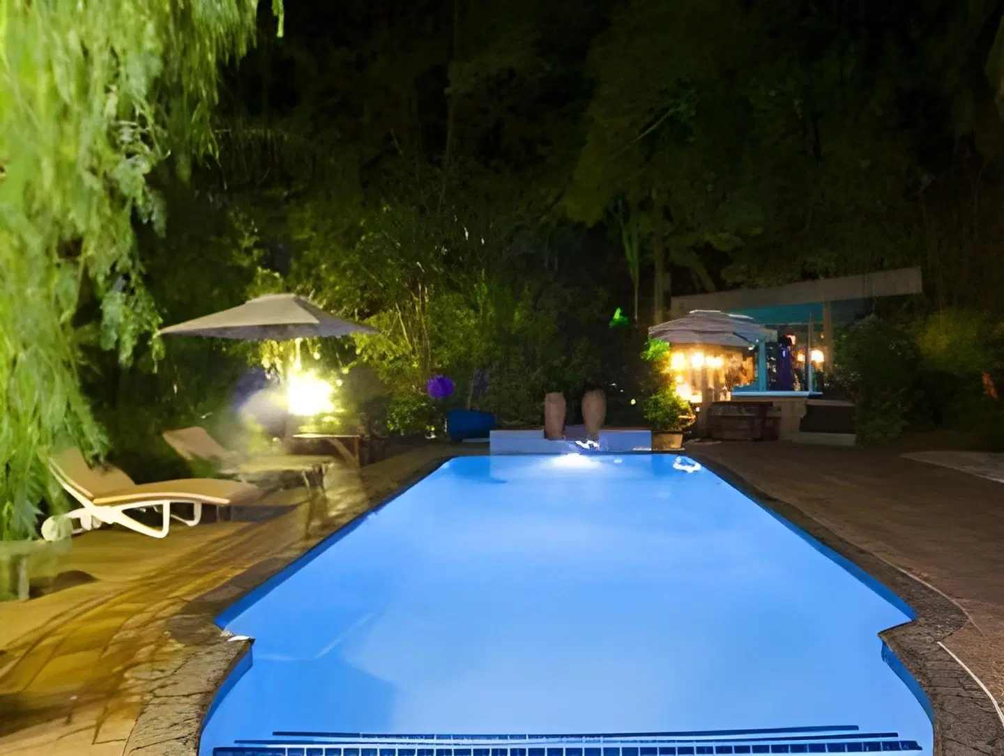 De Charmoy Estate OUTDOOR_POOL