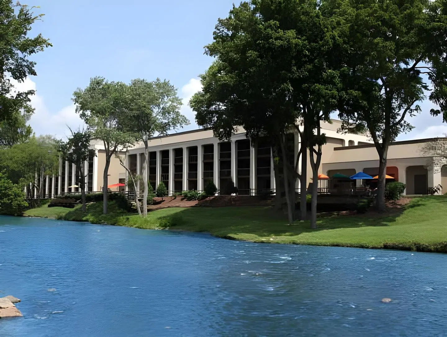 The Inn On The River EXTERIOR