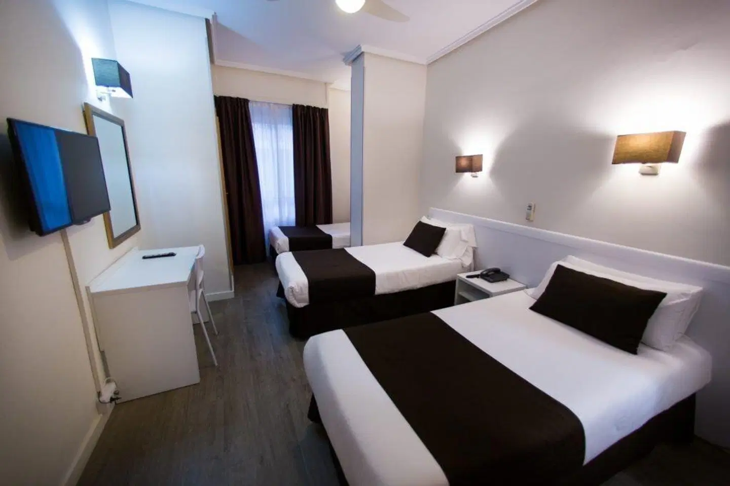 Sweet Hotel Continental ROOM_EXAMPLE
