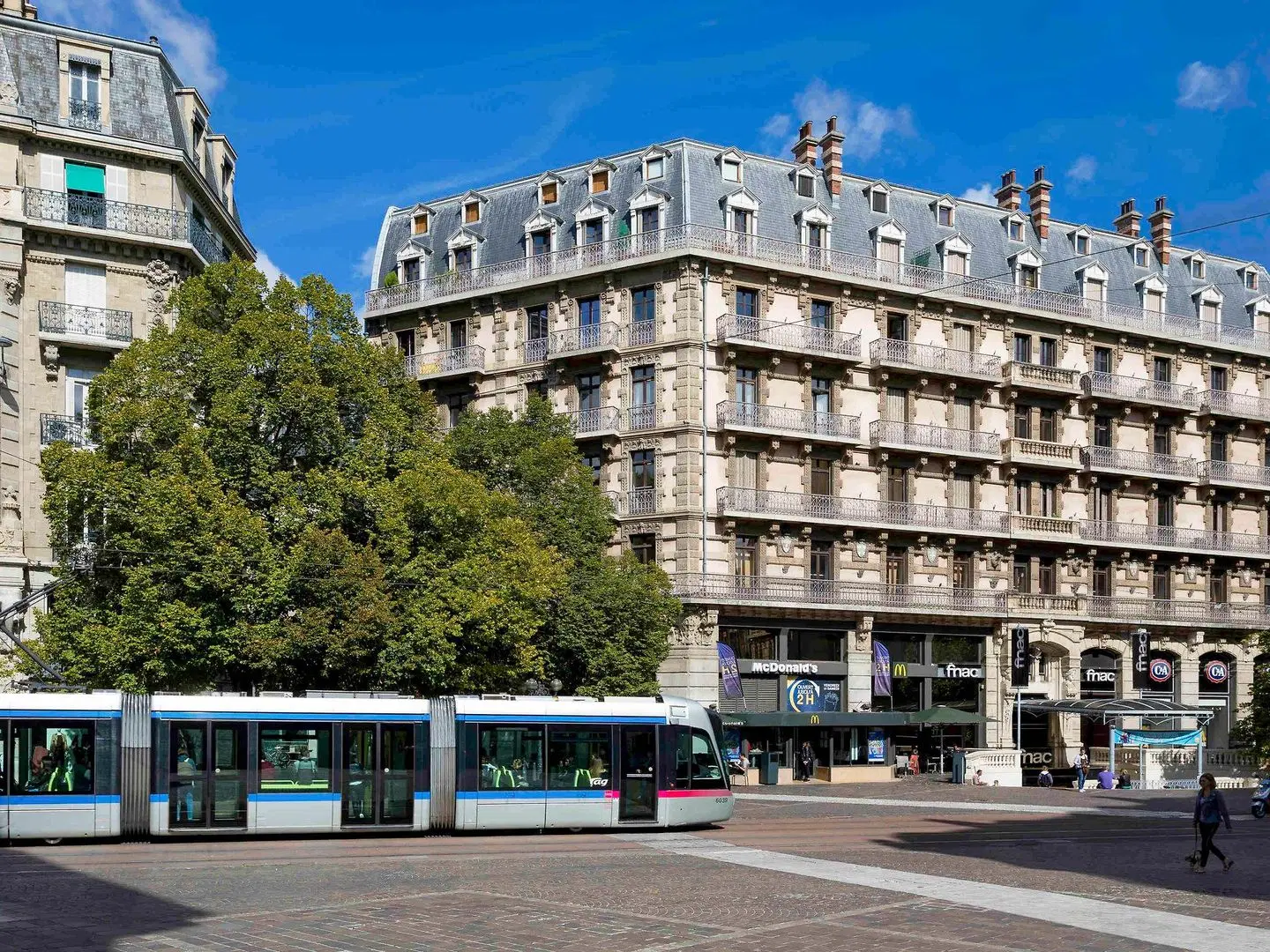 ibis Grenoble Centre Bastille EXTERIOR