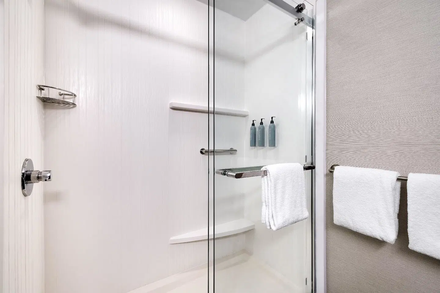 Courtyard by Marriott Johnson City Badezimmer