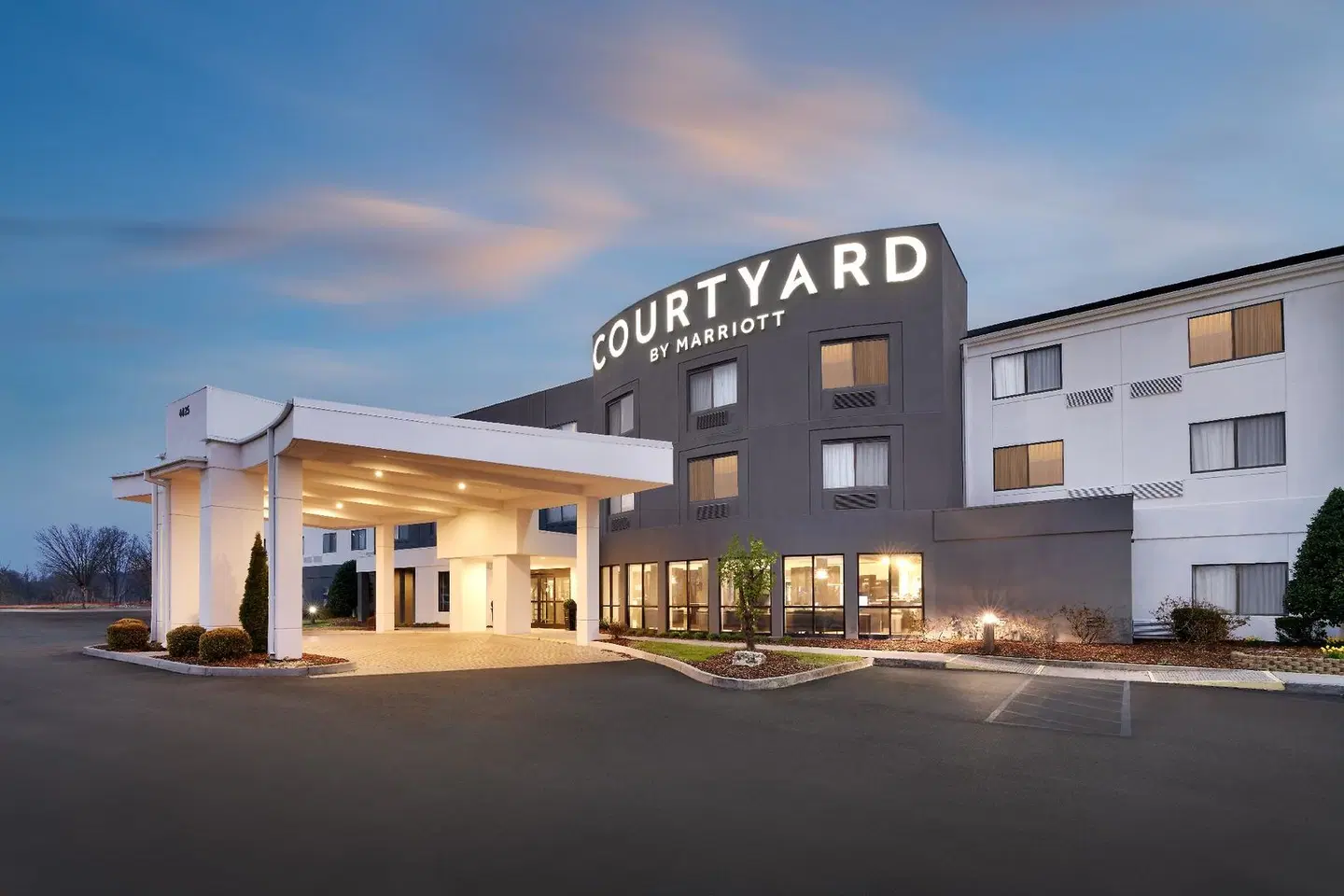 Courtyard by Marriott Johnson City EXTERIOR
