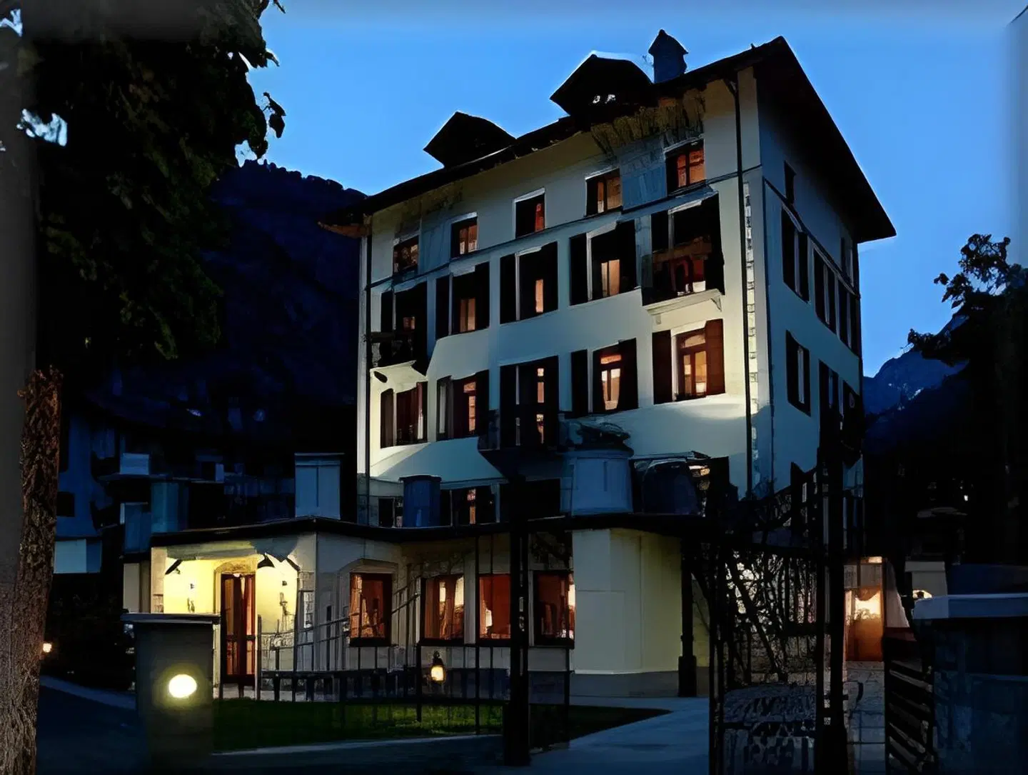 Romantik Hotel Villa Novecento EXTERIOR