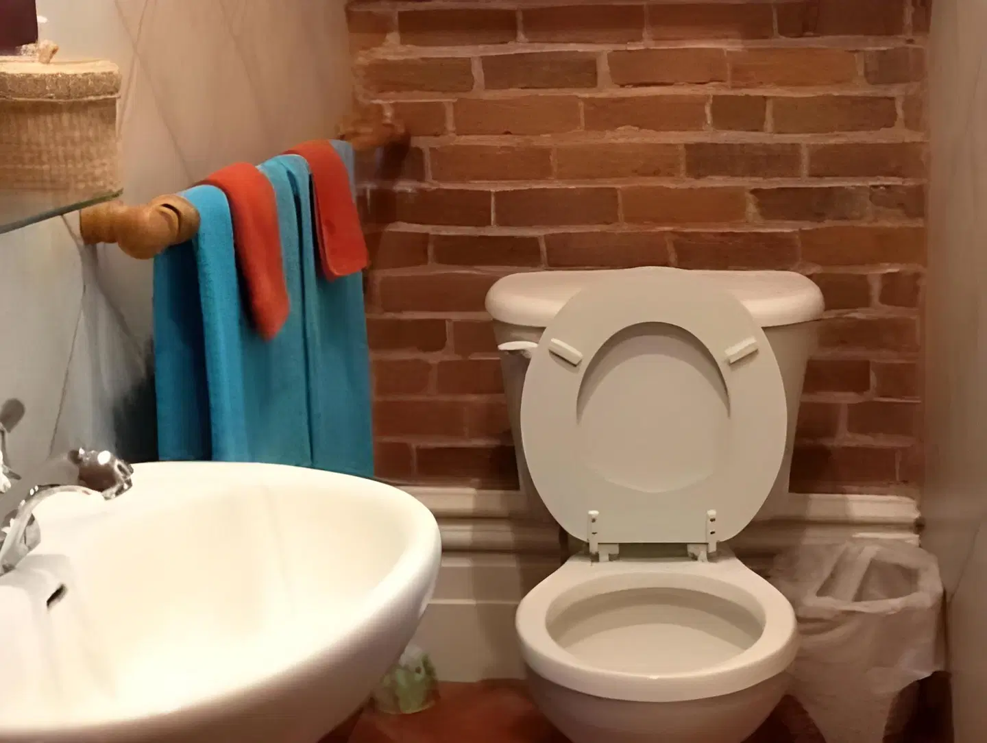 À l'Adresse du Centre-Ville Badezimmer