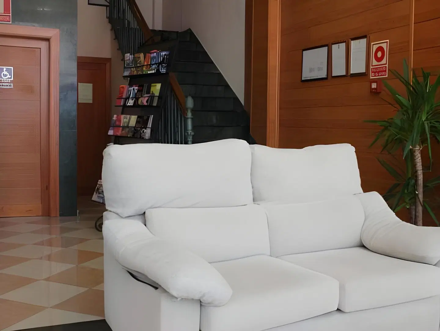 N.Ch LOUNGE_LOBBY