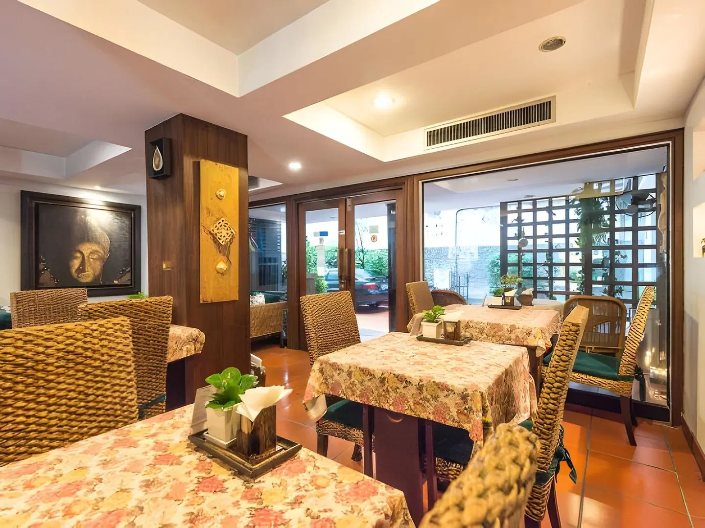 Baan Sukhumvit Soi 20 Restaurant
