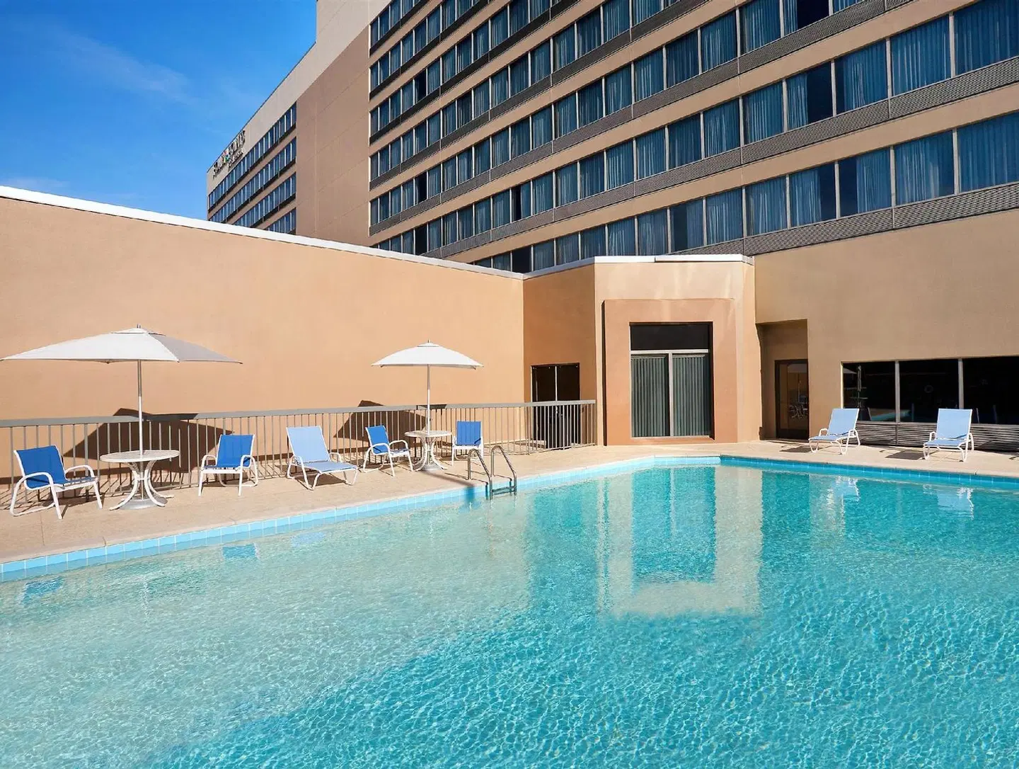 Sheraton Nashville Brentwood OUTDOOR_POOL