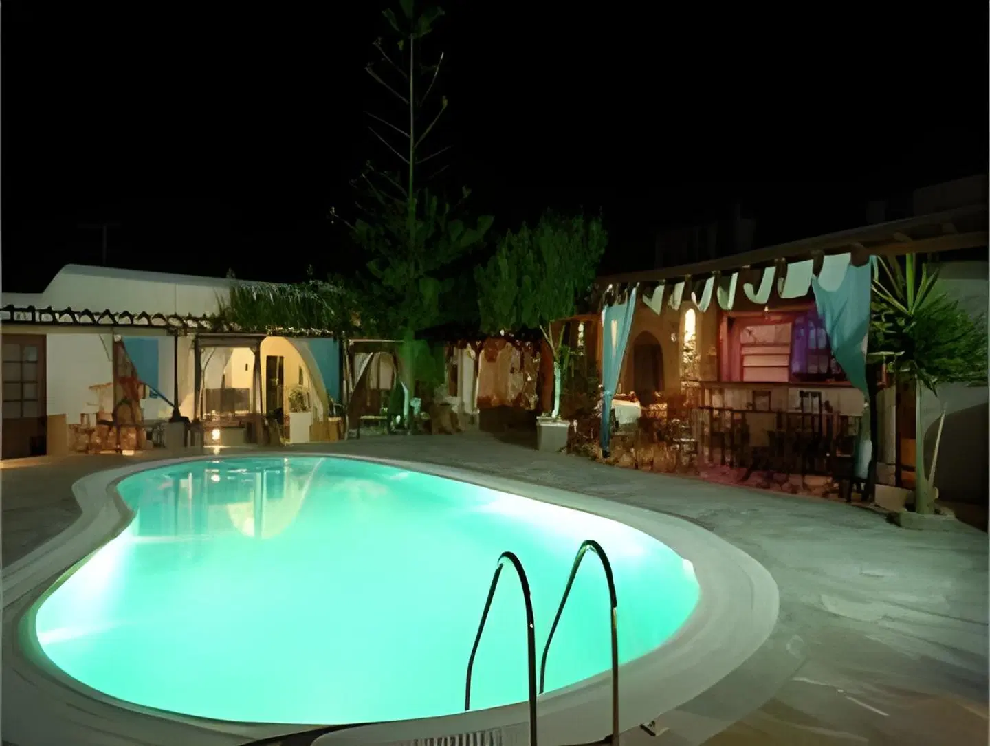 Sofia Village OUTDOOR_POOL