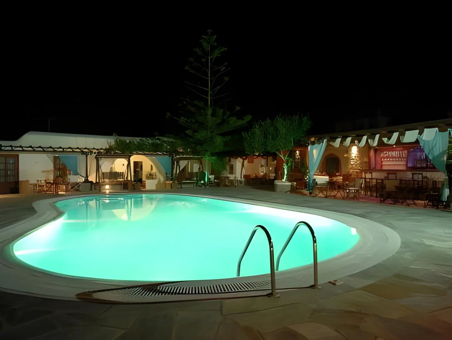 Sofia Village OUTDOOR_POOL