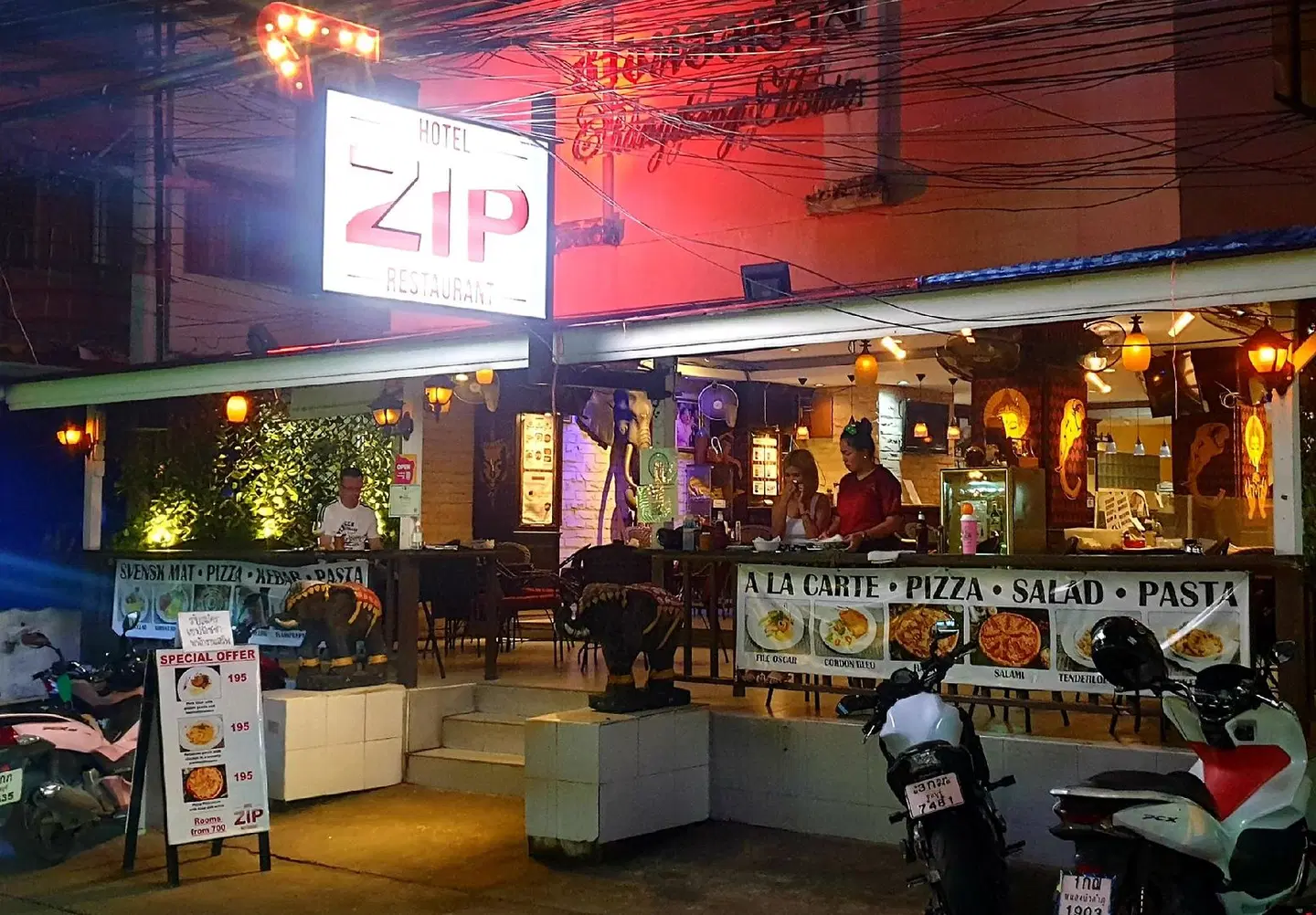 Zip Lounge & Apartments LOUNGE_LOBBY