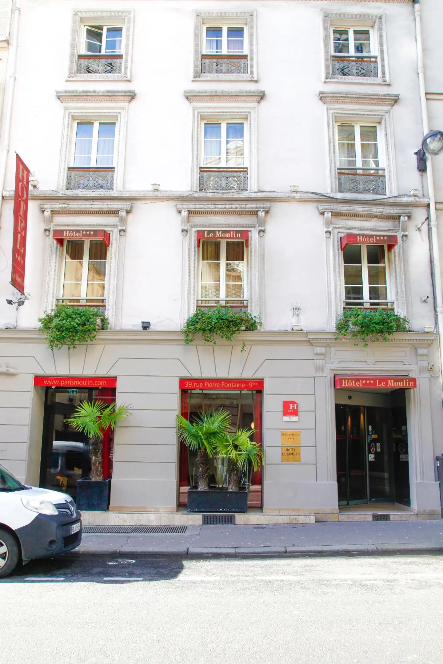 Moulin Plaza EXTERIOR