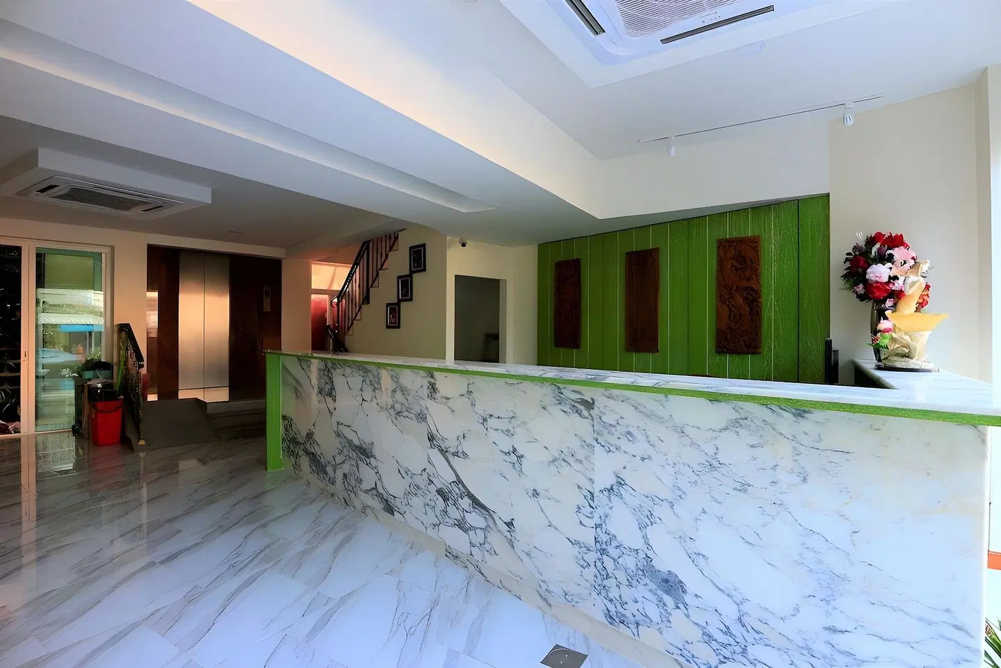 Royale 8 Ville Hallenbad