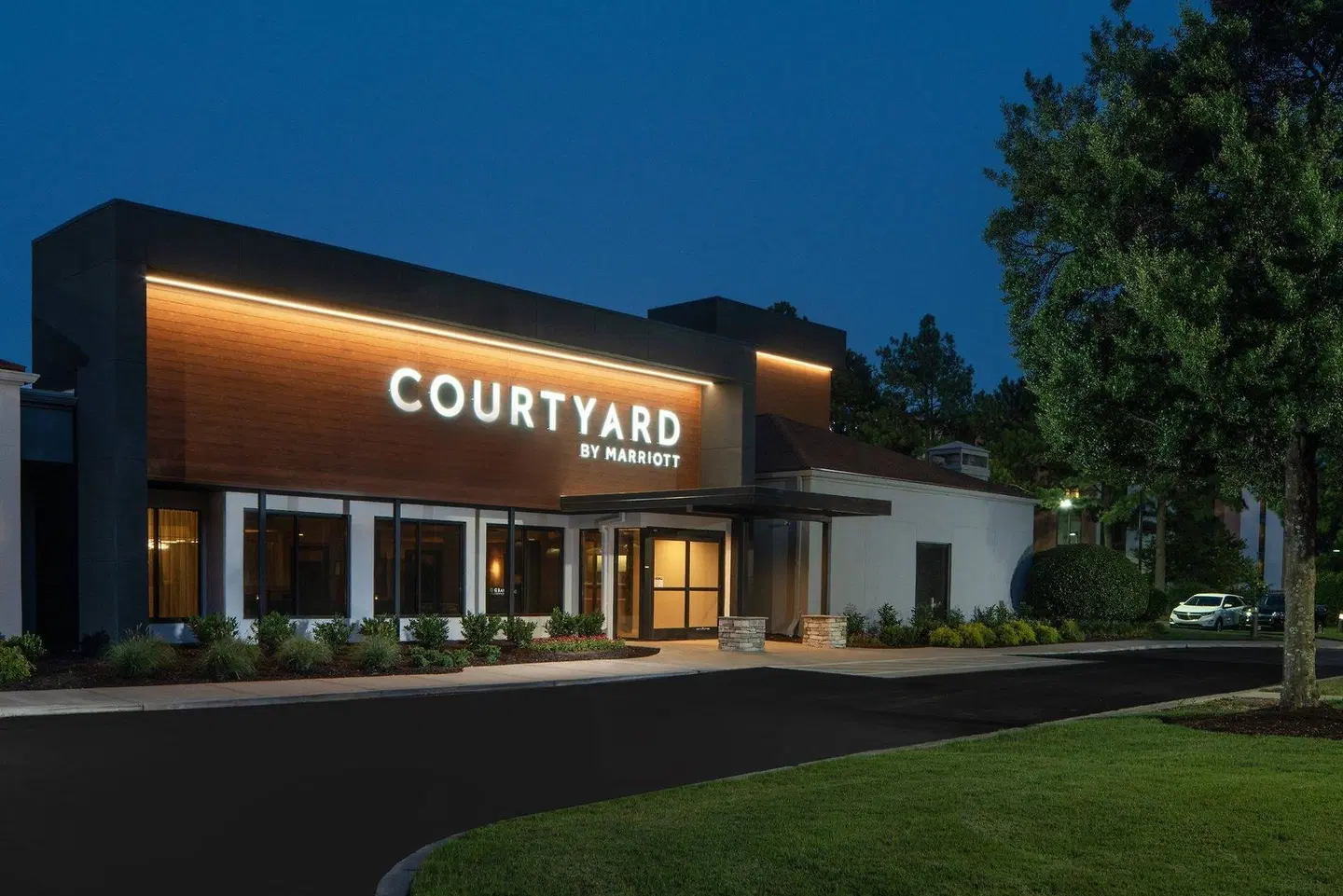 Courtyard by Marriott Memphis East/Park Avenue EXTERIOR