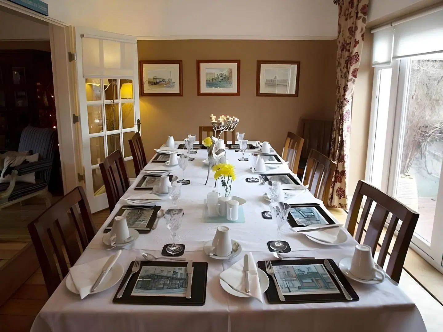 Annandale House Bed & Breakfast Restaurant