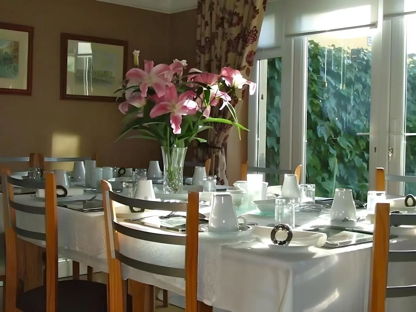 Annandale House Bed & Breakfast Restaurant