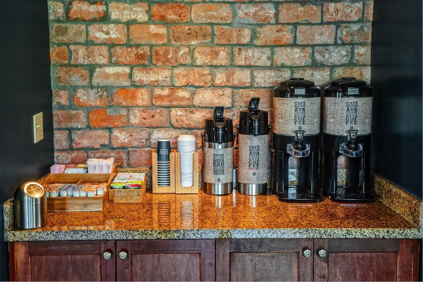 Four Points by Sheraton Memphis - Southwind Bar
