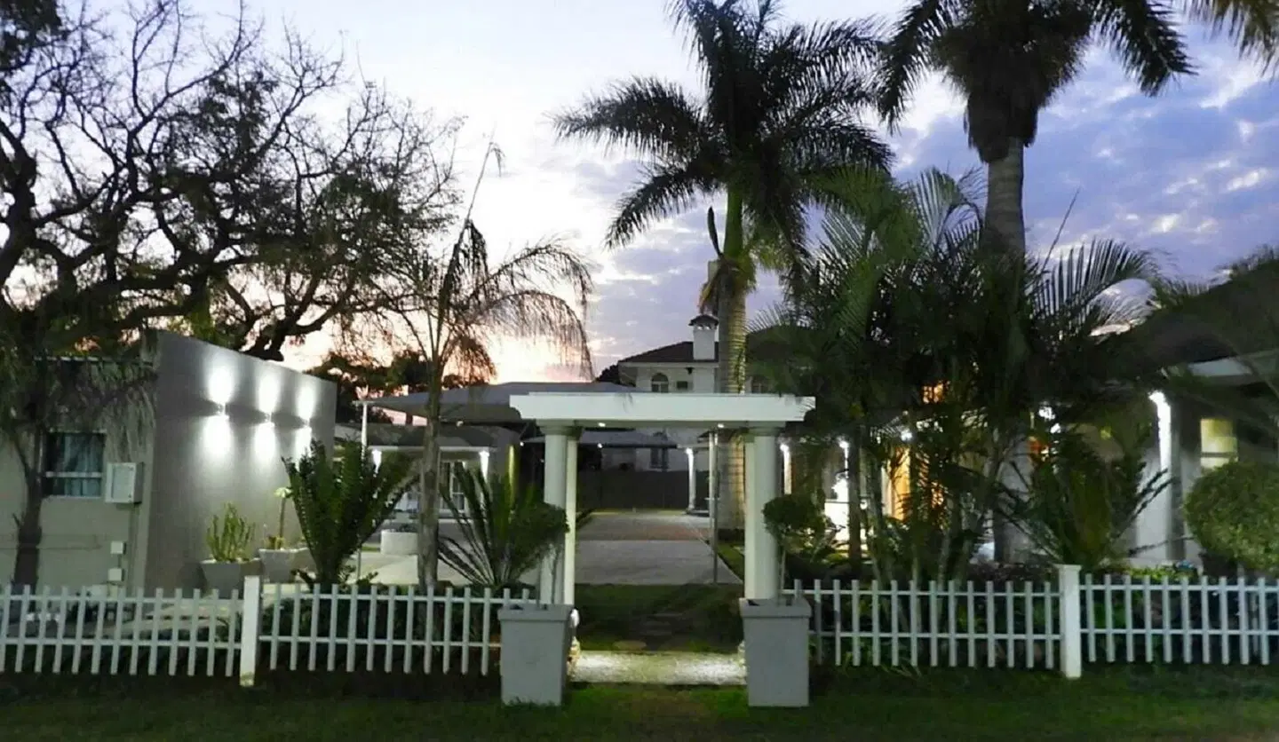 Dive Inn Guesthouse Terrasse