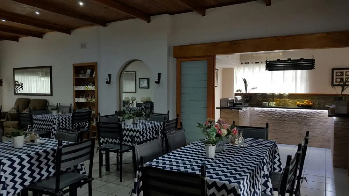 Dive Inn Guesthouse Terrasse