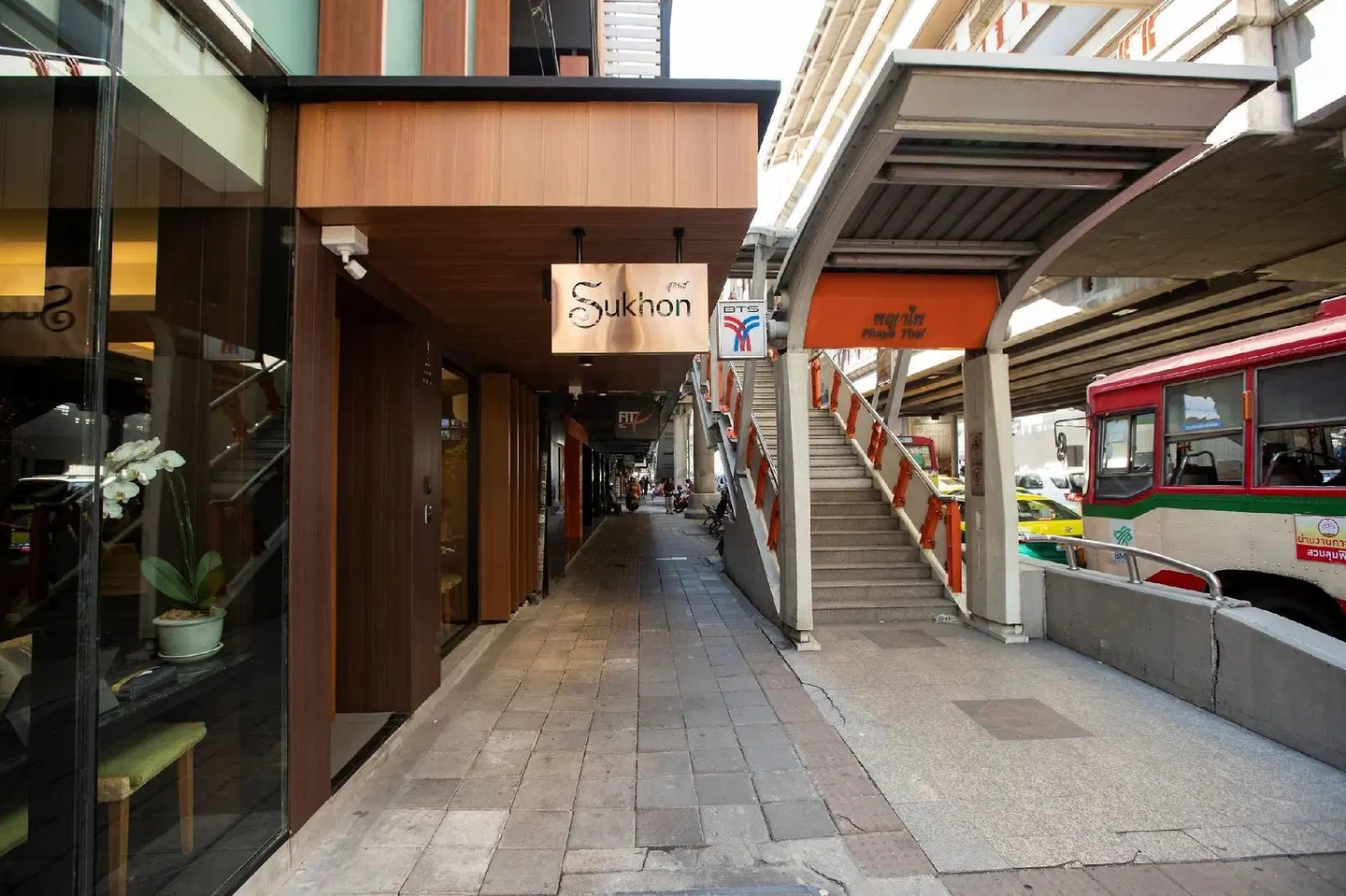 Sukhon Hotel EXTERIOR