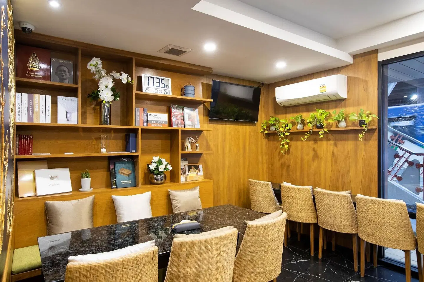 Sukhon Hotel Bar