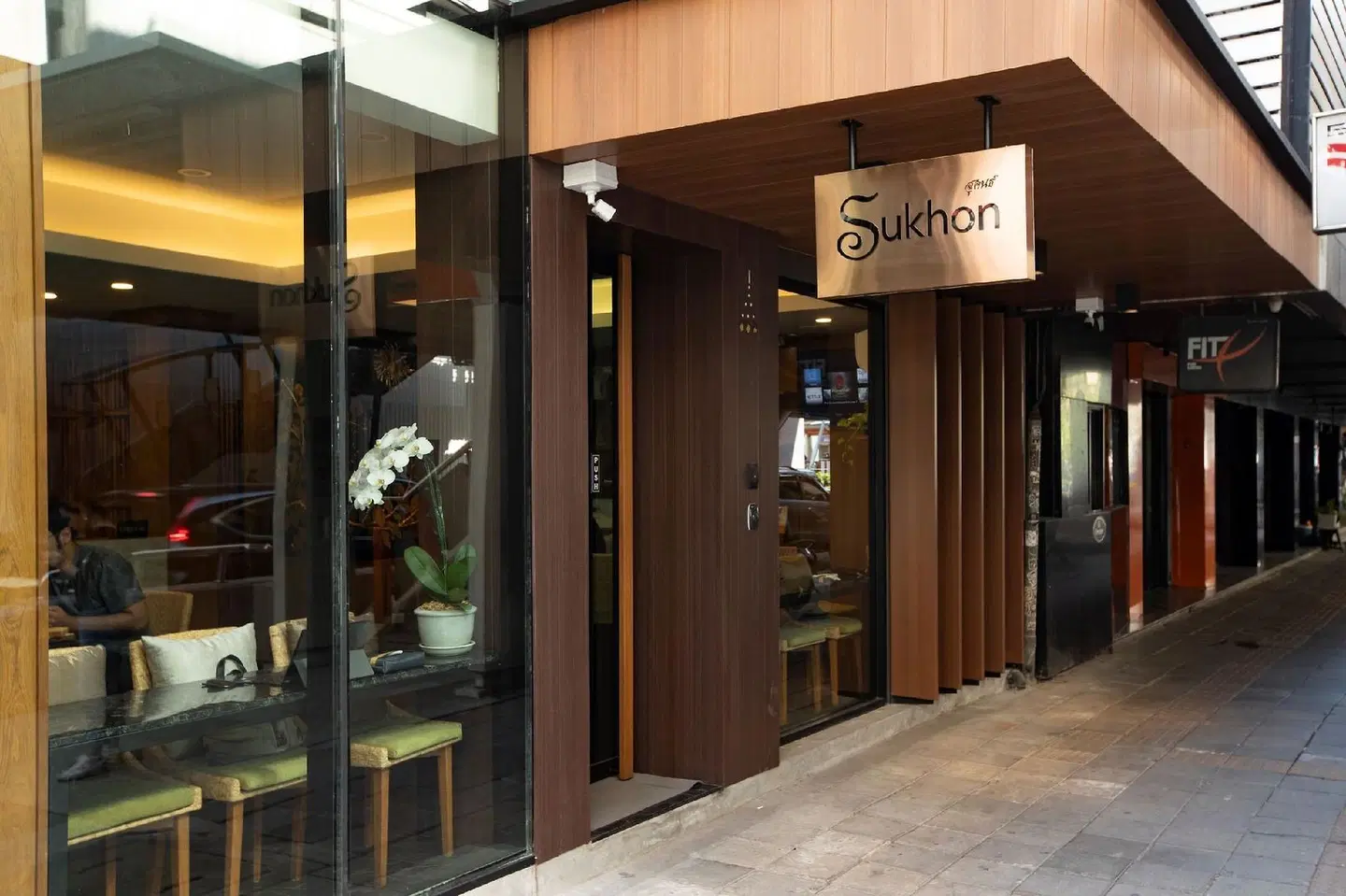 Sukhon Hotel EXTERIOR