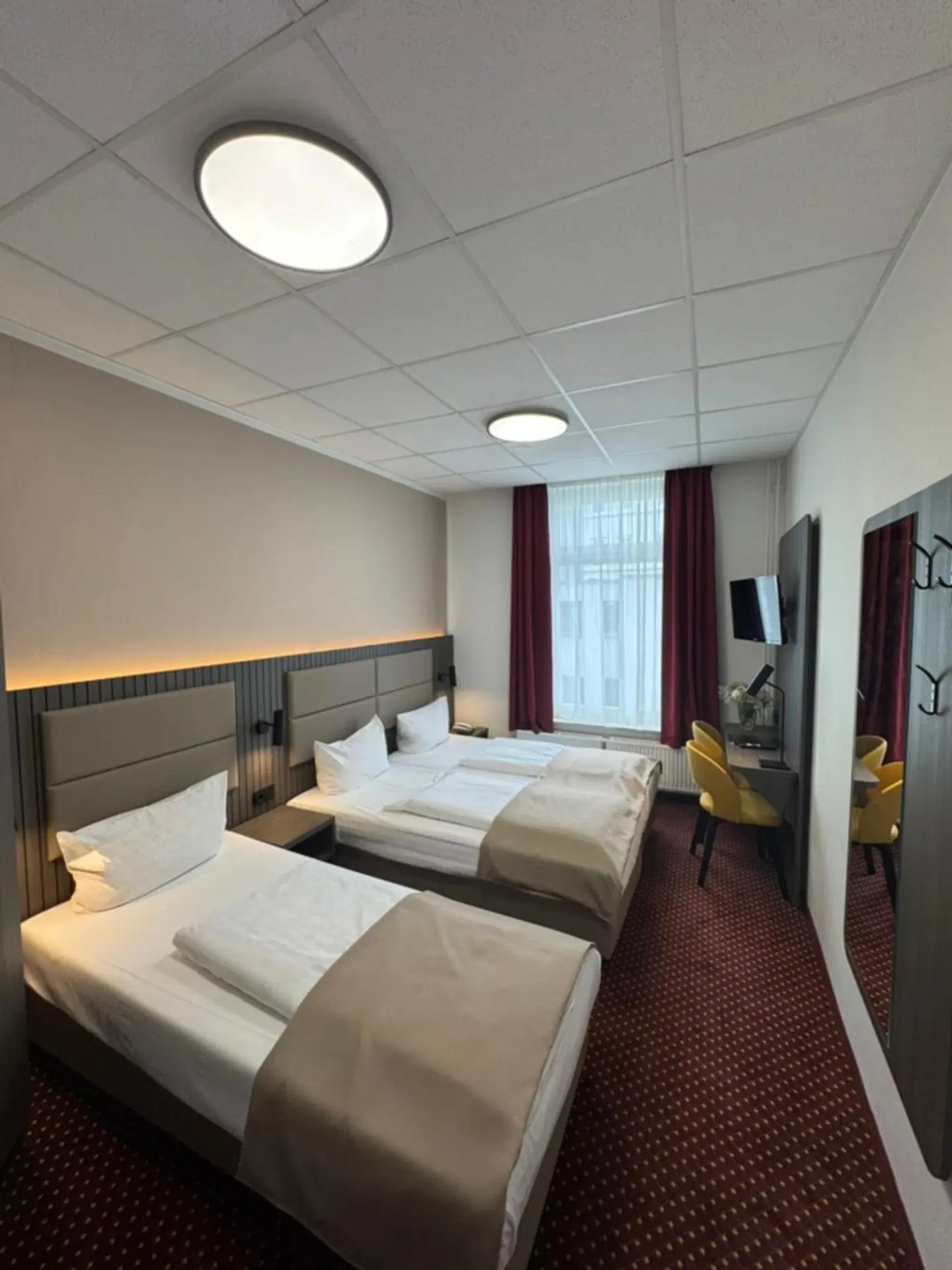 Lumen ROOM_EXAMPLE