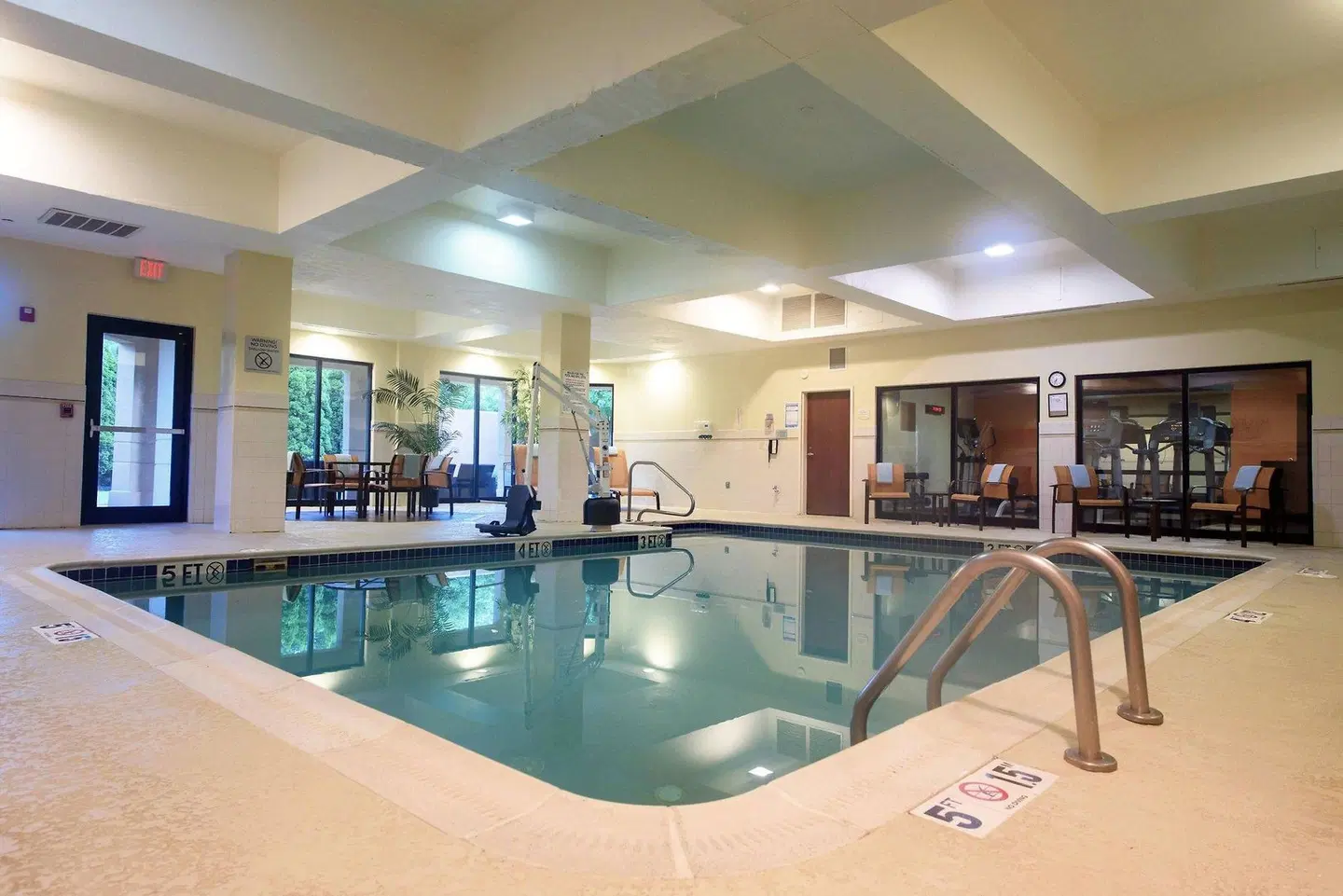 Courtyard Newark Granville Hallenbad