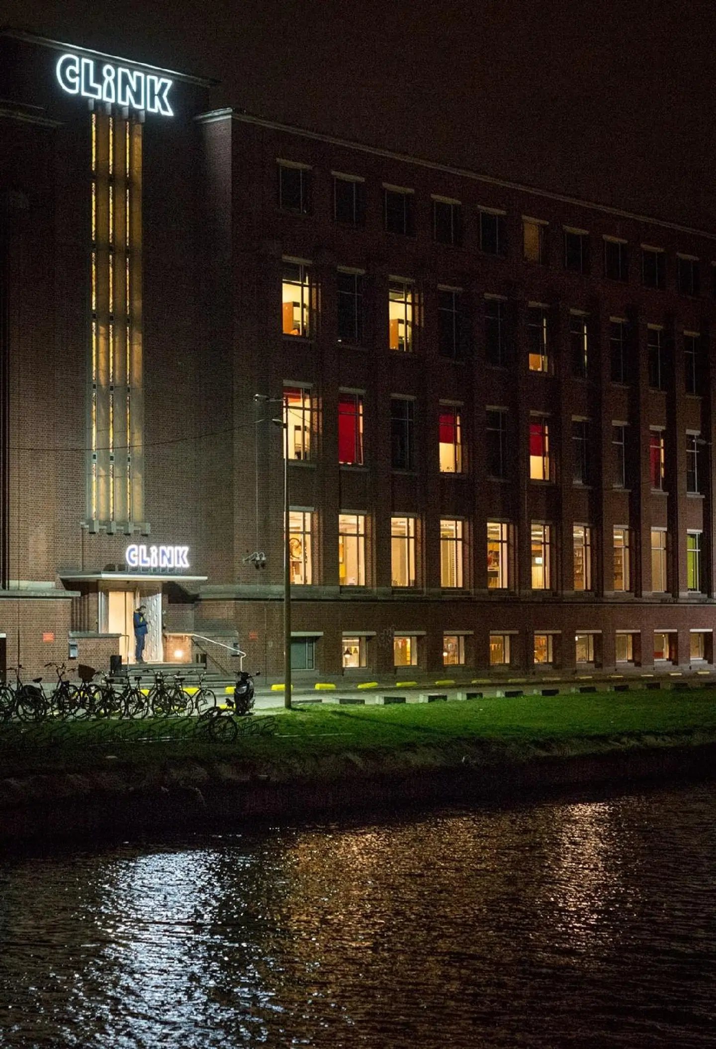 ClinkNOORD Hostel EXTERIOR