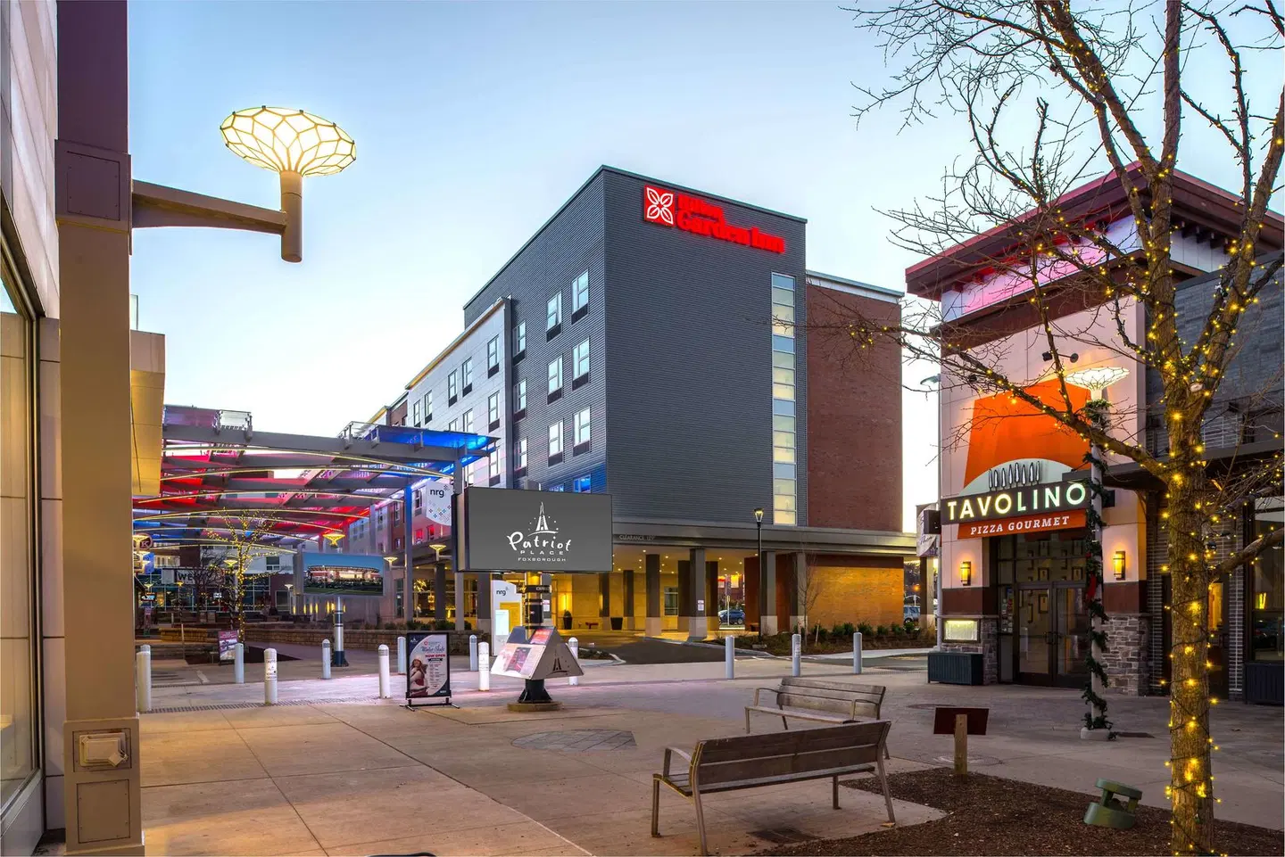 Hilton Garden Inn Foxborough Patriot Place EXTERIOR