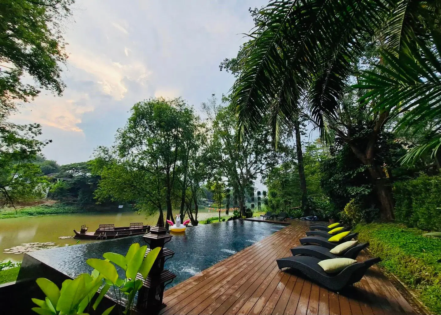 Villa San Pee Seua OUTDOOR_POOL