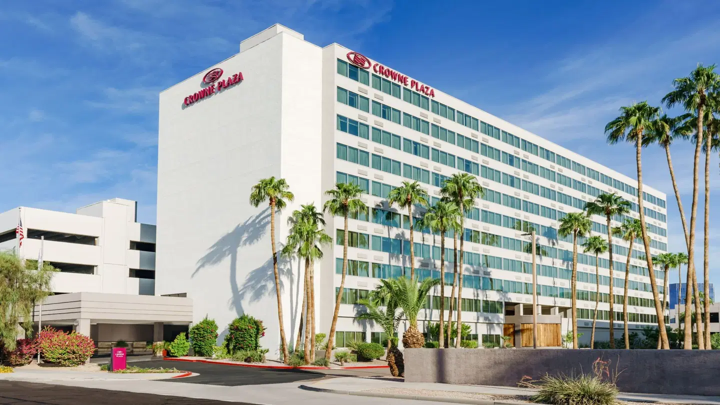 Crowne Plaza Phoenix Airport EXTERIOR