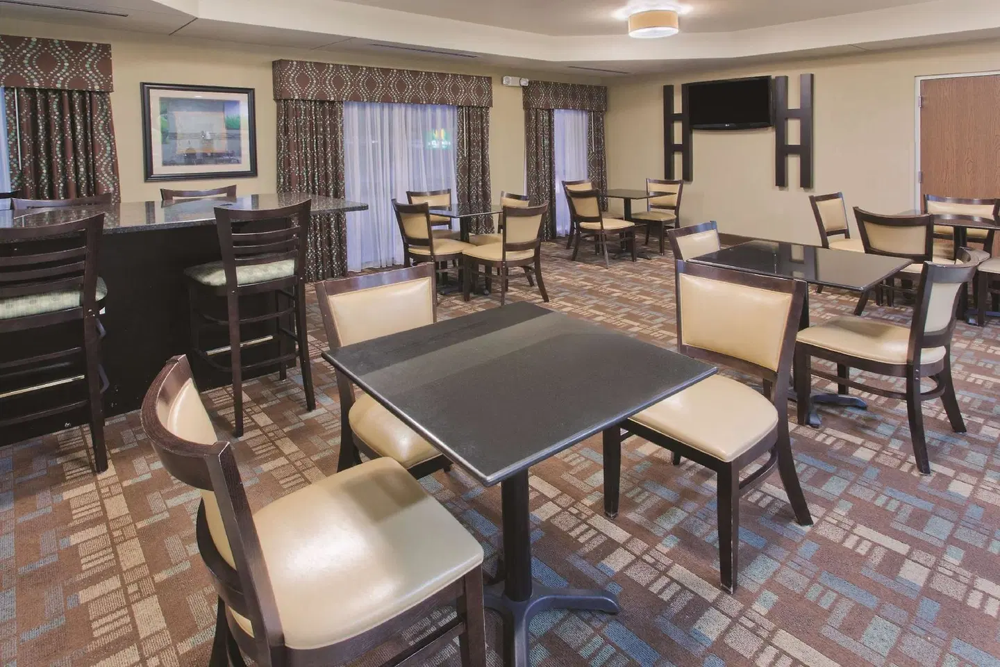 La Quinta Inn Grove City LOUNGE_LOBBY