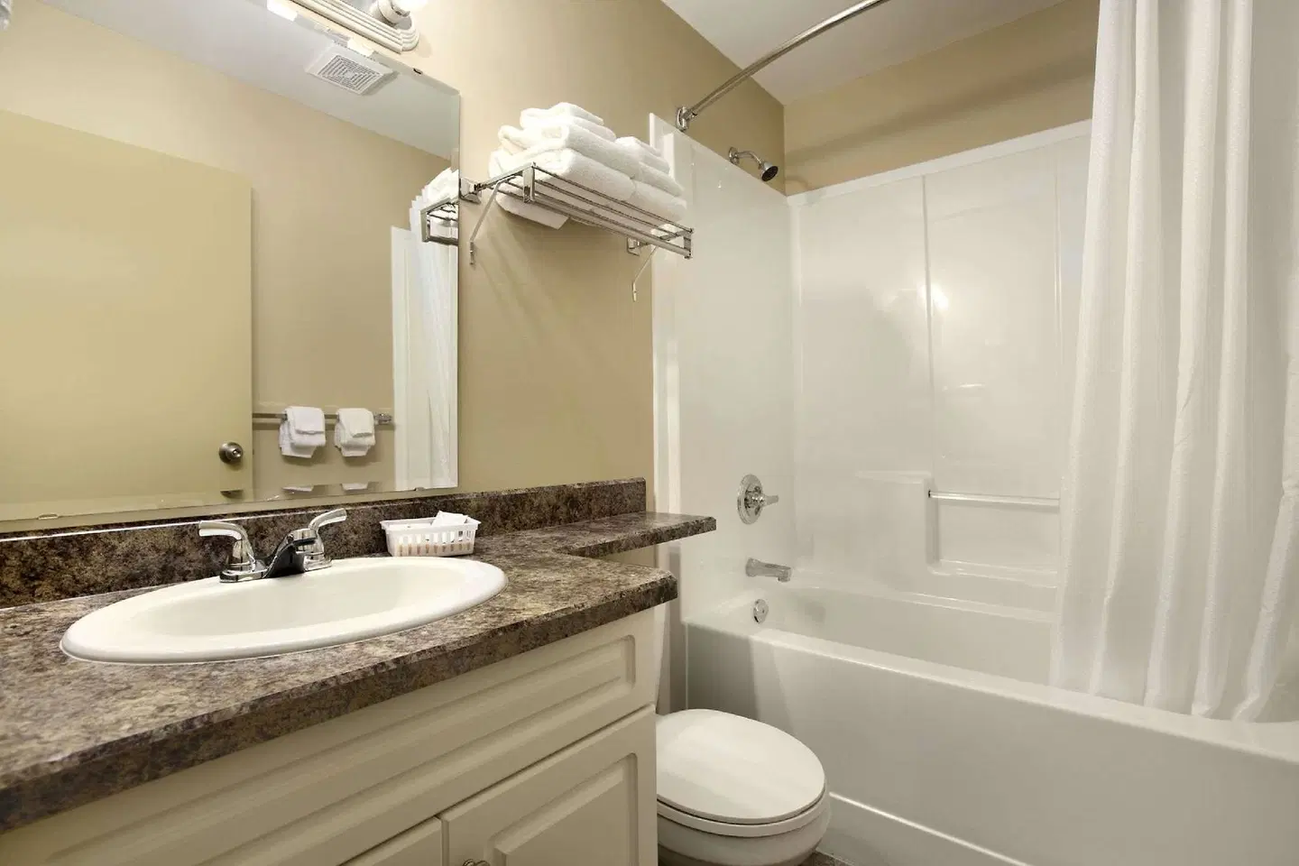 Thriftlodge Moose Jaw Badezimmer