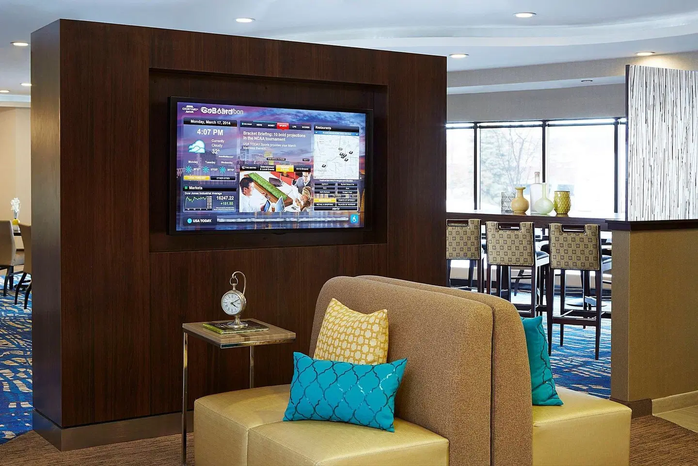 Courtyard by Marriott Boston Natick Bar