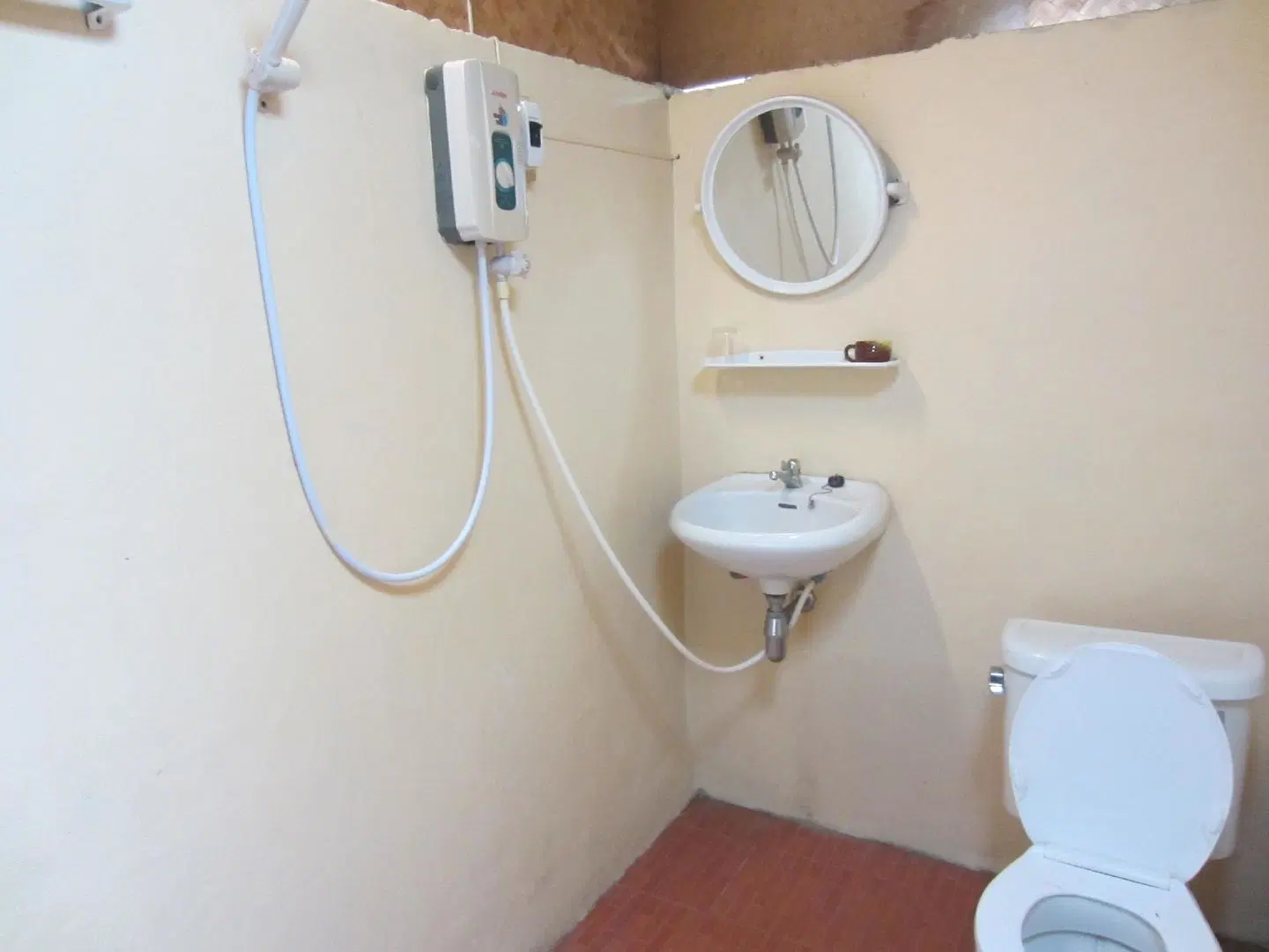 Pai Porpeang Guesthouse Badezimmer
