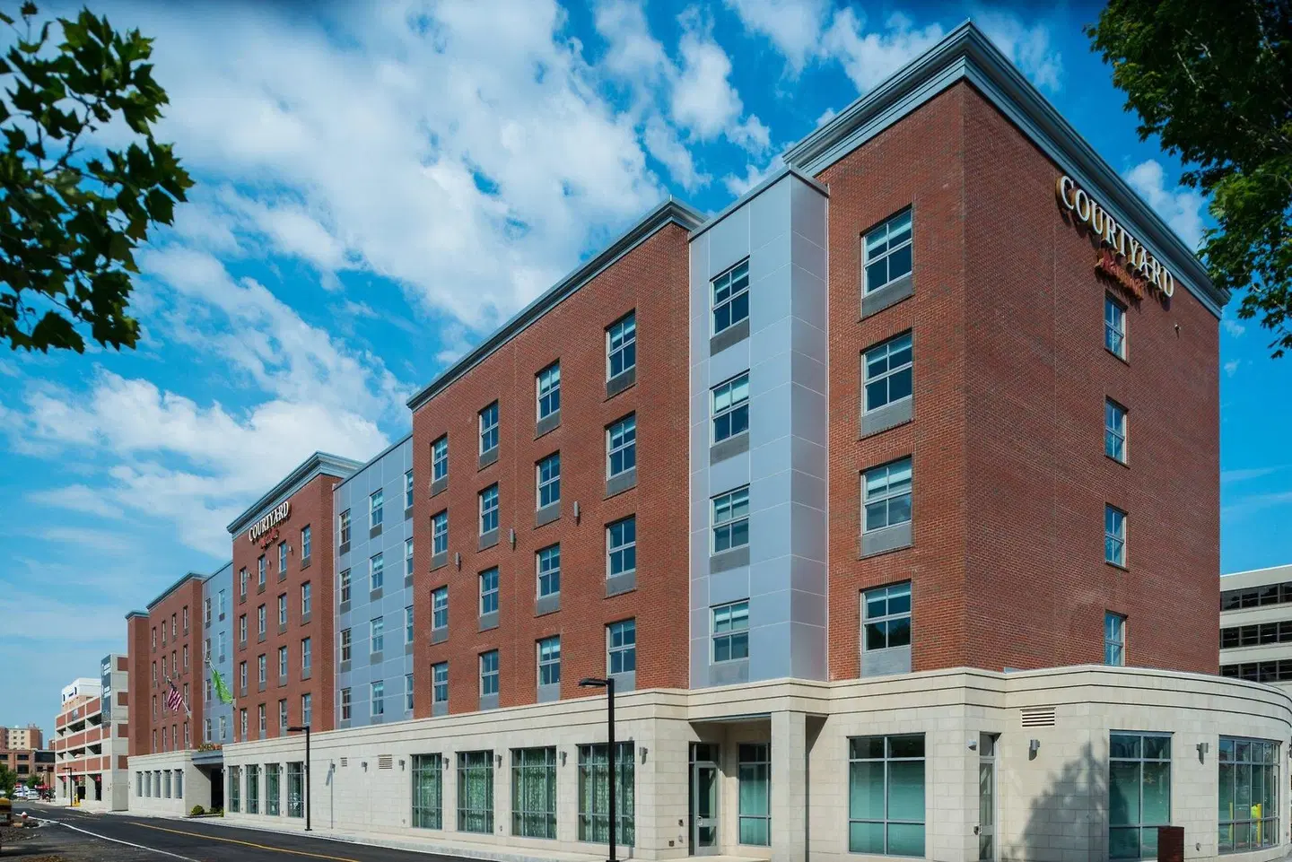 Courtyard by Marriott Edgewater NYC Area EXTERIOR