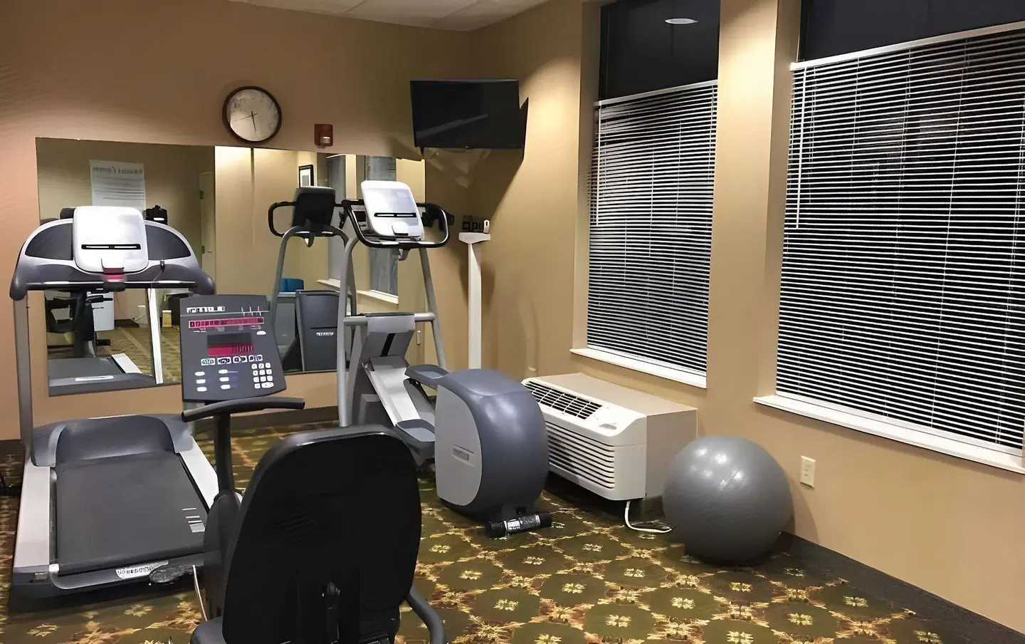 Holiday Inn Express Hocking Hills-Logan by IHG SPORTS_AND_LEISURE