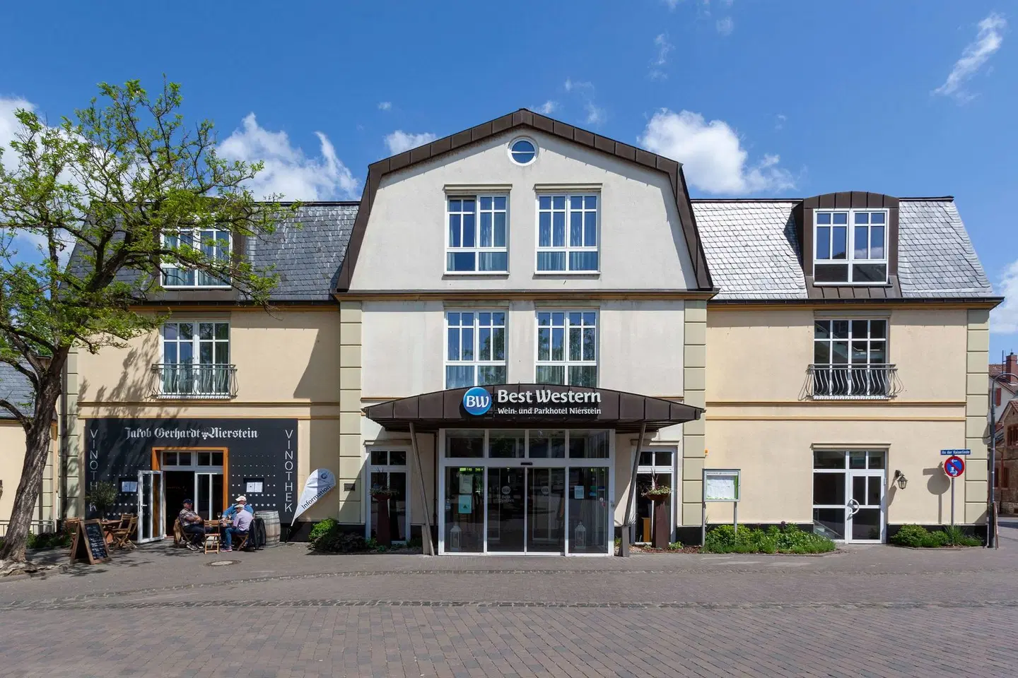 Wein- & Parkhotel EXTERIOR