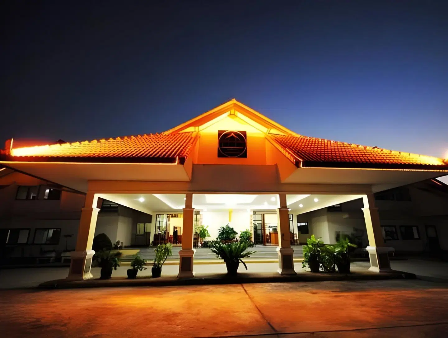 Golden Land Hotel EXTERIOR