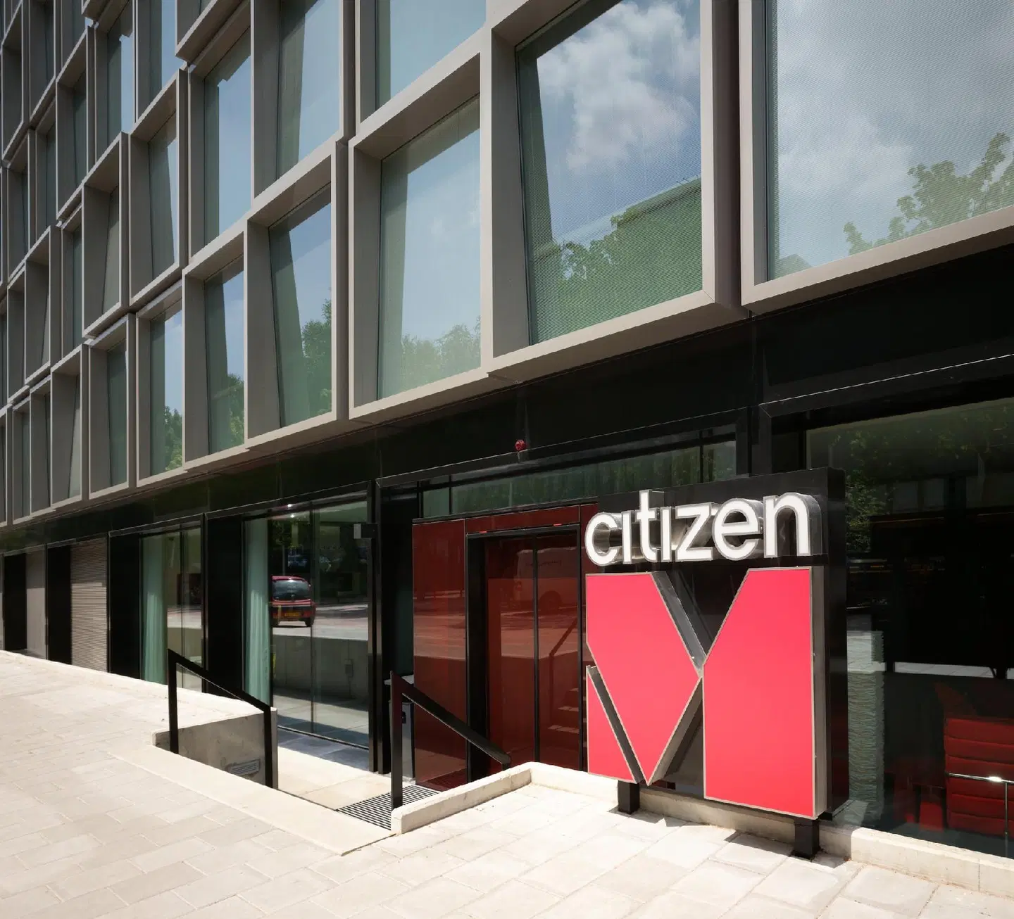 citizenM EXTERIOR